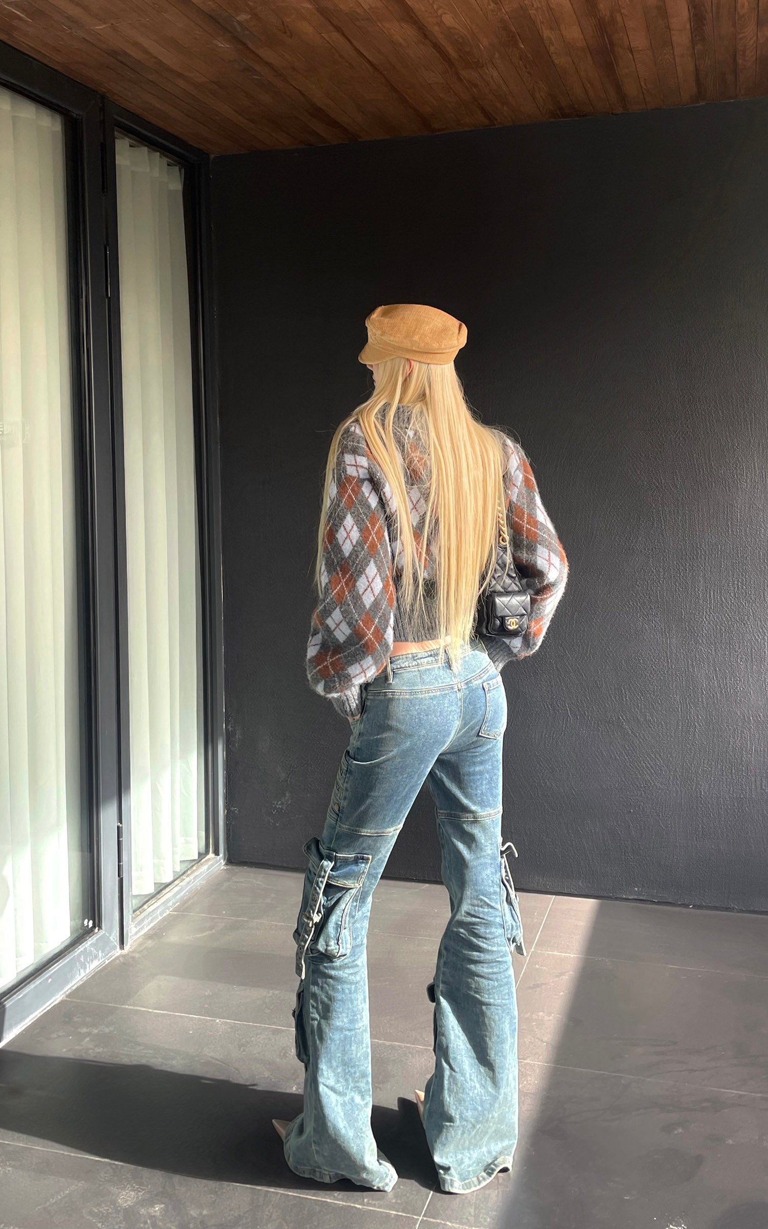 Rase le sol Argyle Knit Cropped Cardigan with Double Button Waist Design