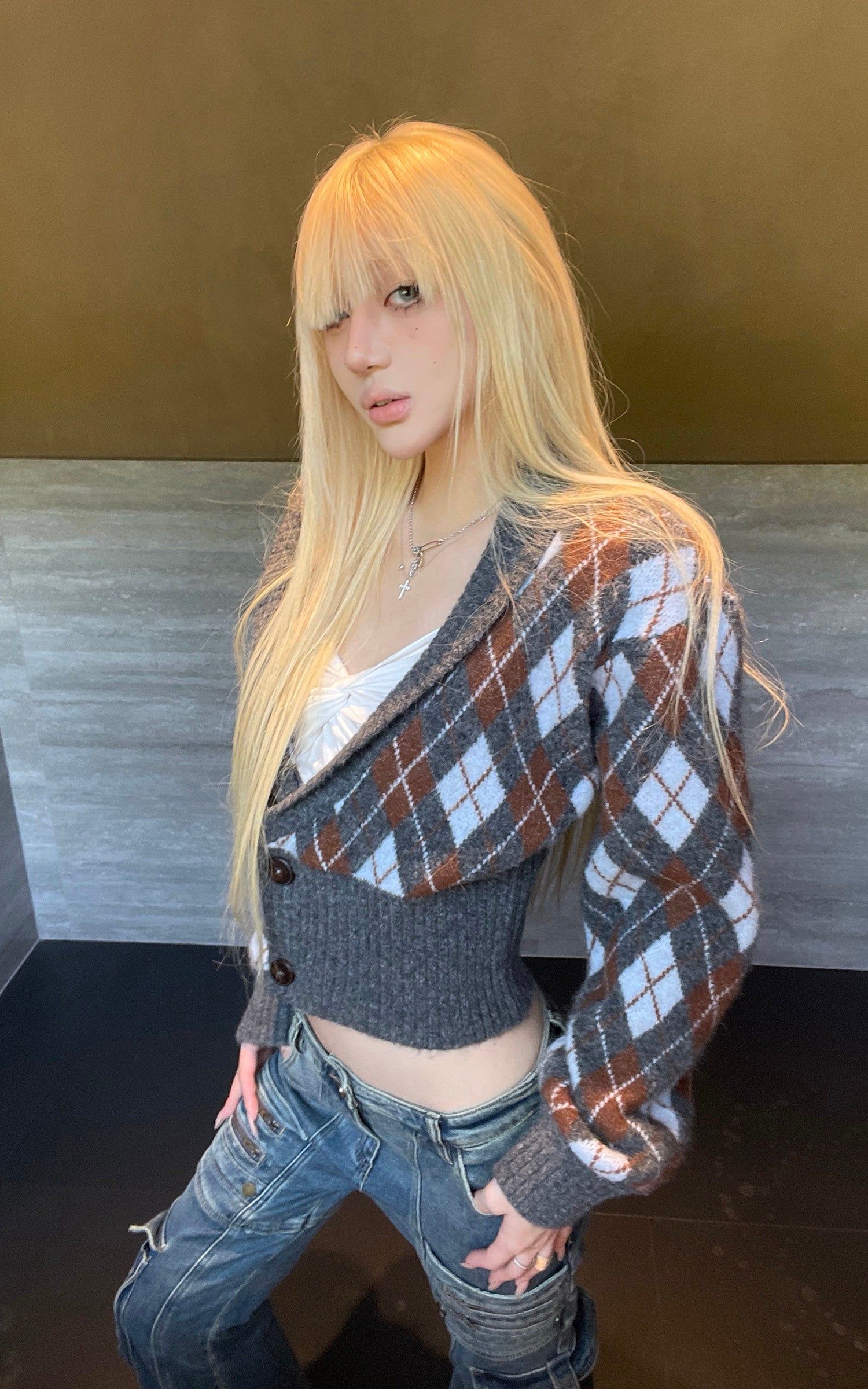 Rase le sol Argyle Knit Cropped Cardigan with Double Button Waist Design