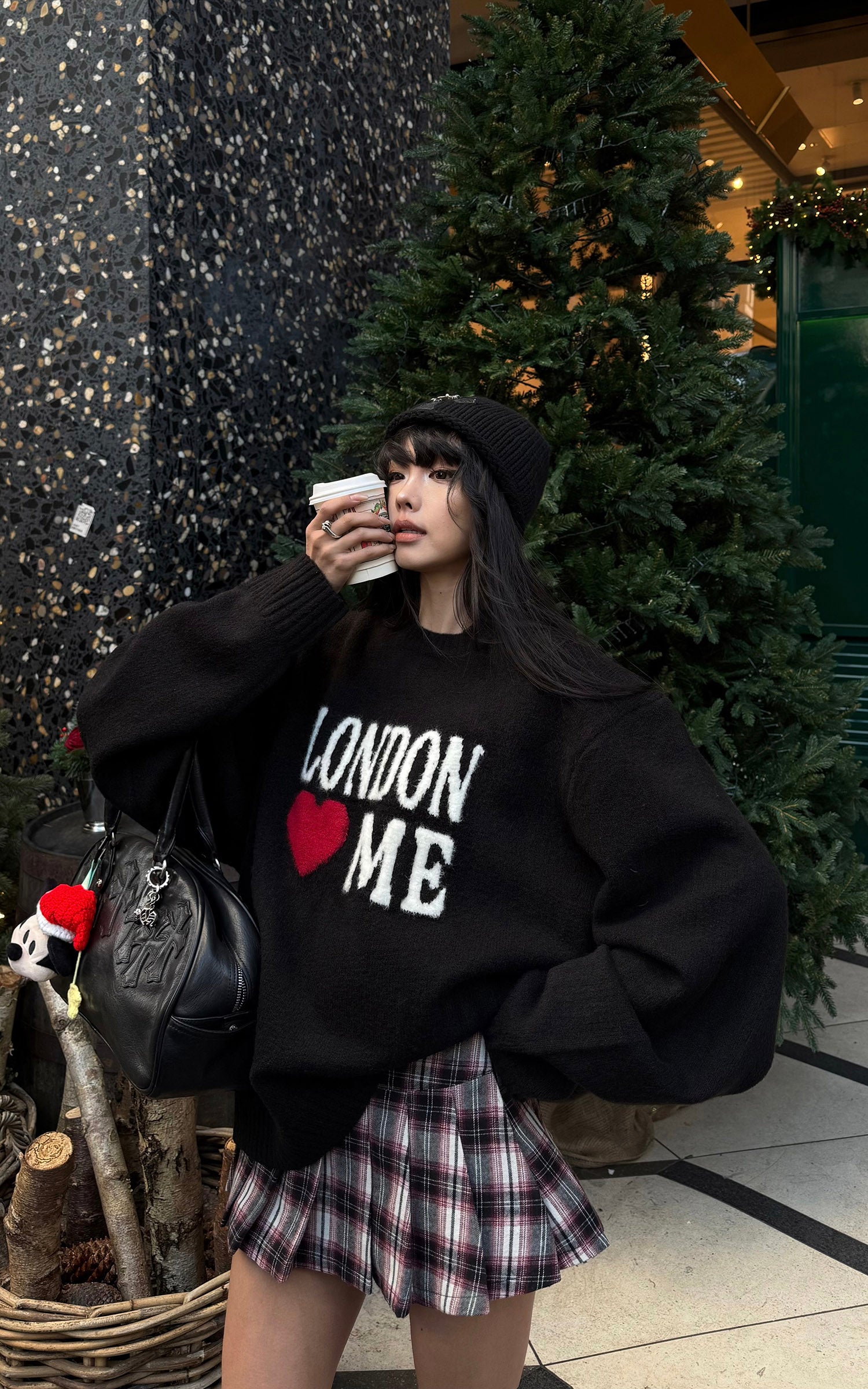 WARDEN EDGE London Heart Graphic Knit Sweater