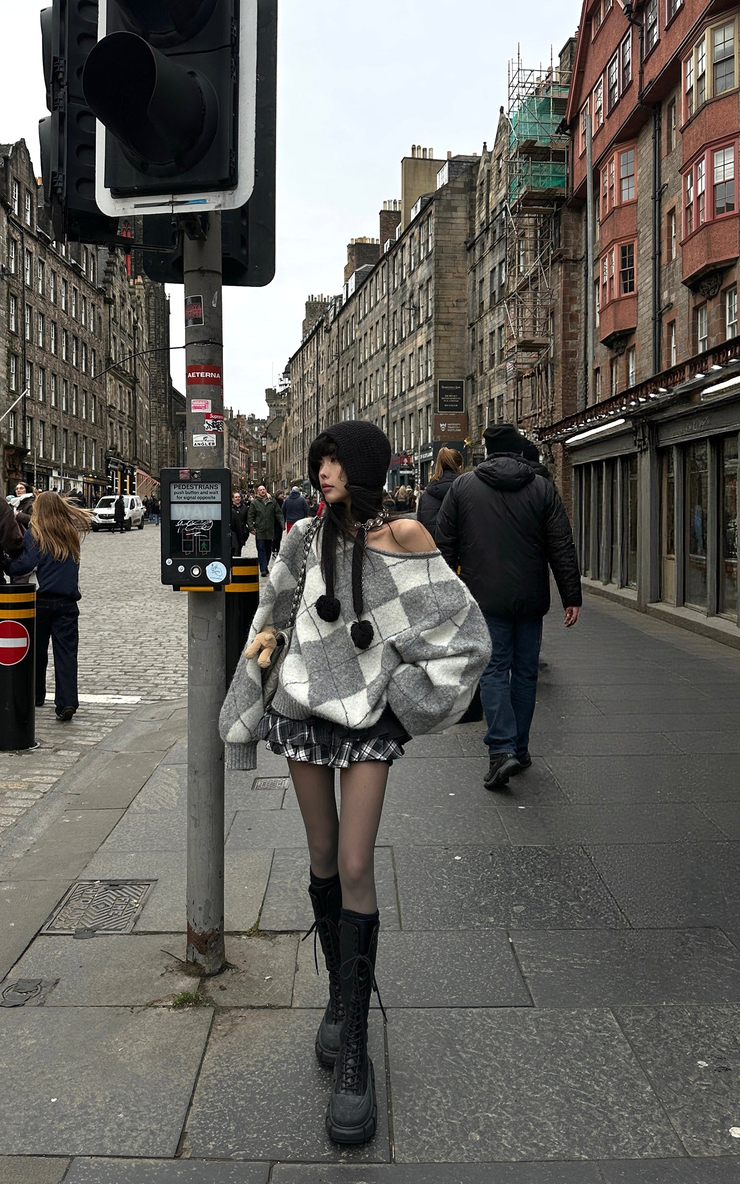 WARDEN EDGE Argyle Off Shoulder Oversized Knit Sweater