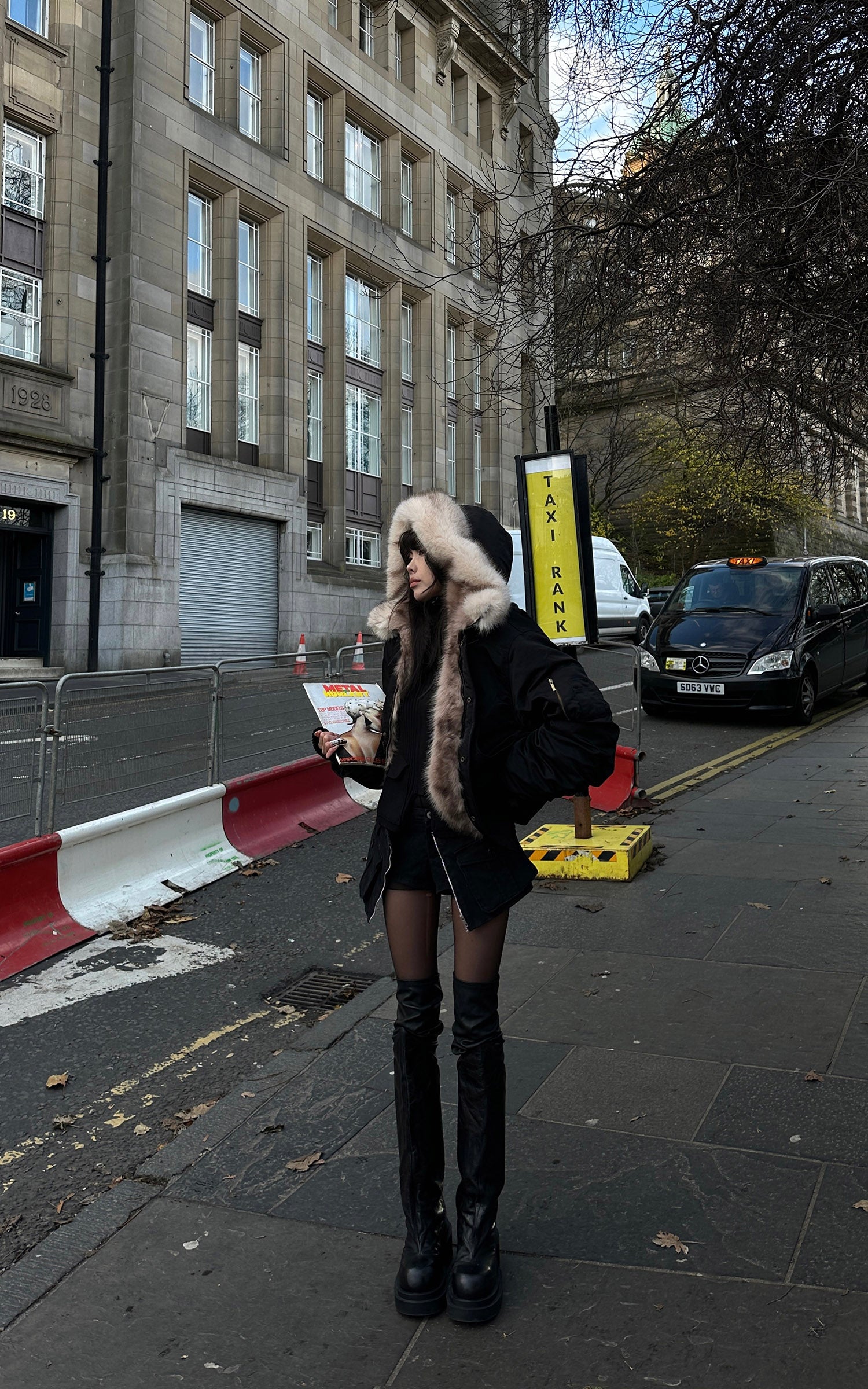 WARDEN EDGE Faux Fur Trim Cropped Bomber Jacket