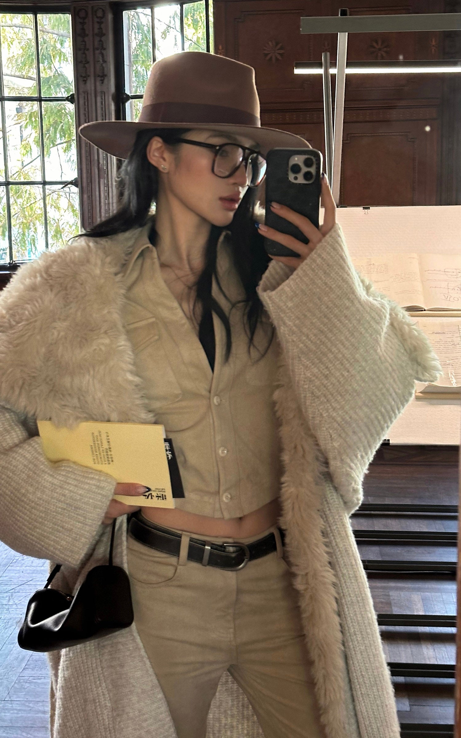 ROVENTE 페이크 퍼 트리밍 벨트 니트 롱 코트