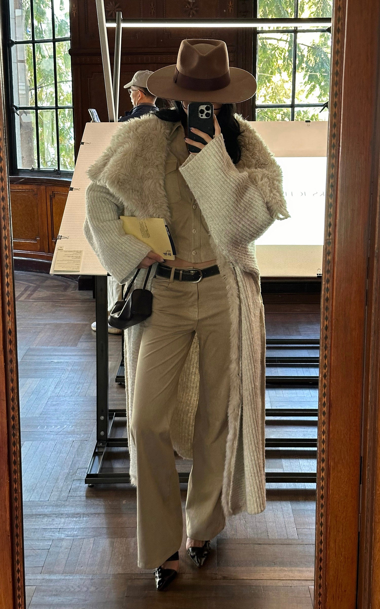 ROVENTE 페이크 퍼 트리밍 벨트 니트 롱 코트