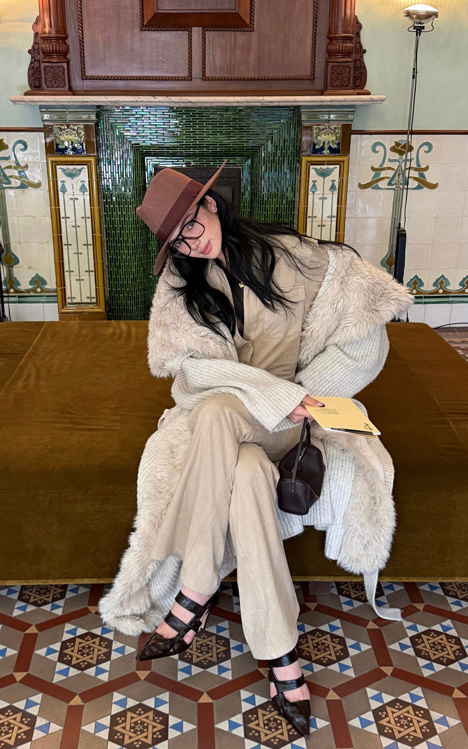 ROVENTE 페이크 퍼 트리밍 벨트 니트 롱 코트