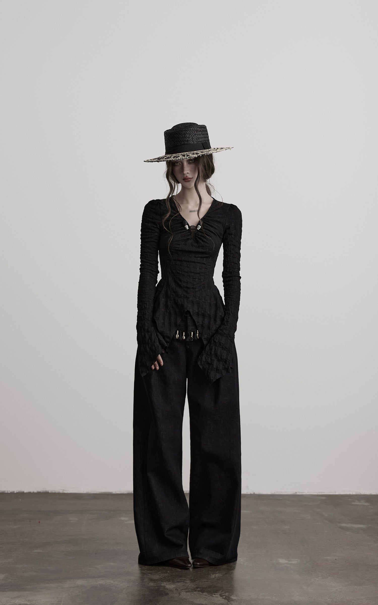 DOINDULGE Textured Ruched Deconstructed Long Sleeve T-Shirt