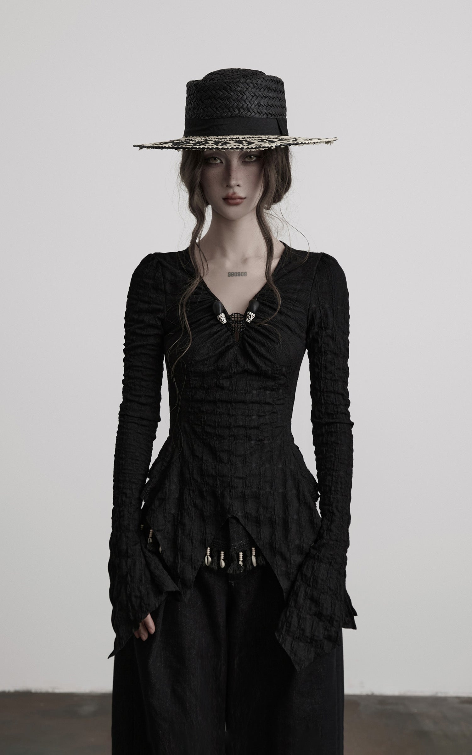 DOINDULGE Textured Ruched Deconstructed Long Sleeve T-Shirt