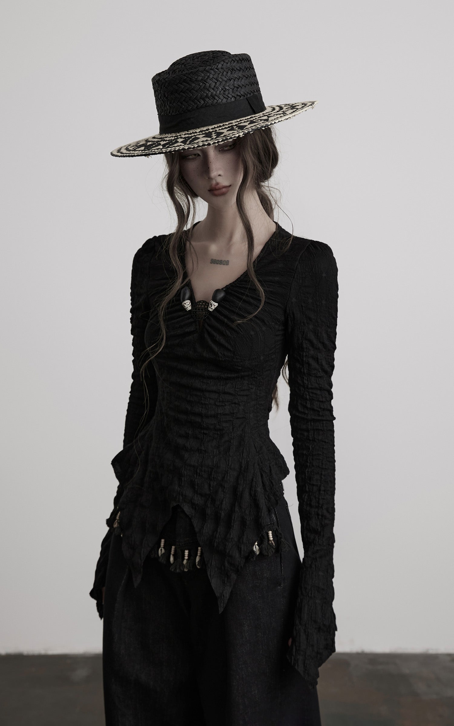 DOINDULGE Textured Ruched Deconstructed Long Sleeve T-Shirt