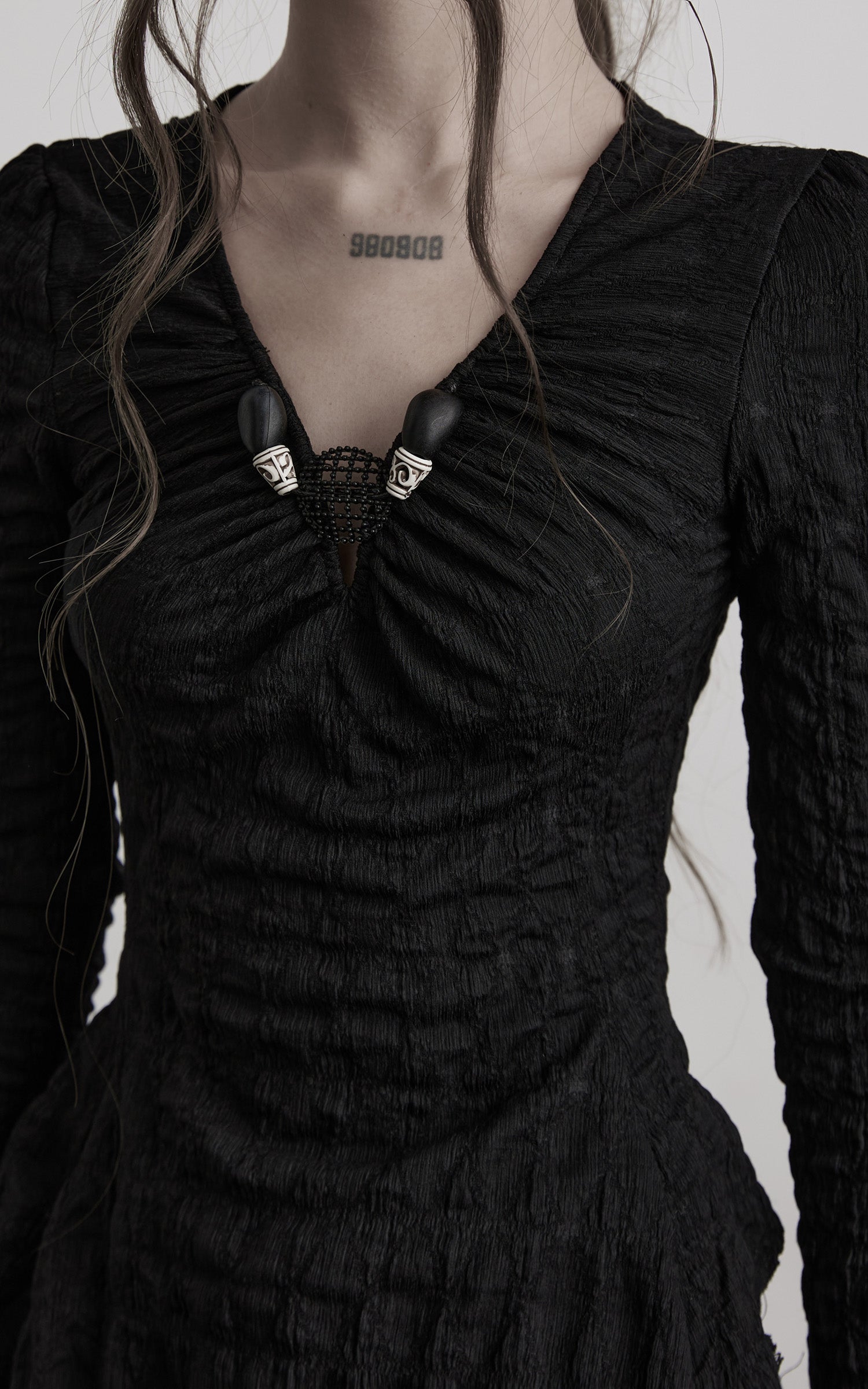 DOINDULGE Textured Ruched Deconstructed Long Sleeve T-Shirt
