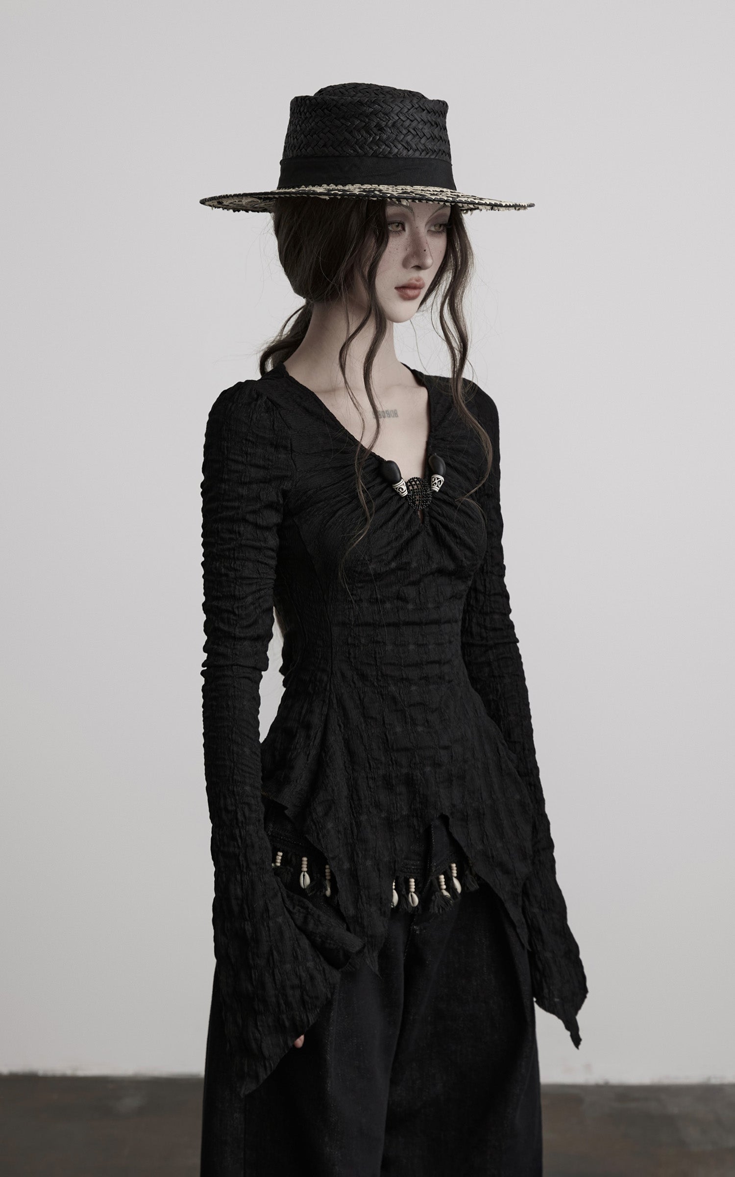 DOINDULGE Textured Ruched Deconstructed Long Sleeve T-Shirt