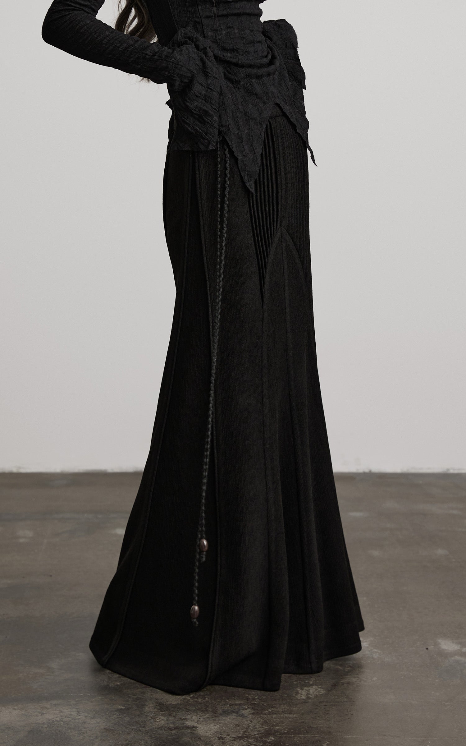 DOINDULGE Asymmetrical Pleated Long Skirt