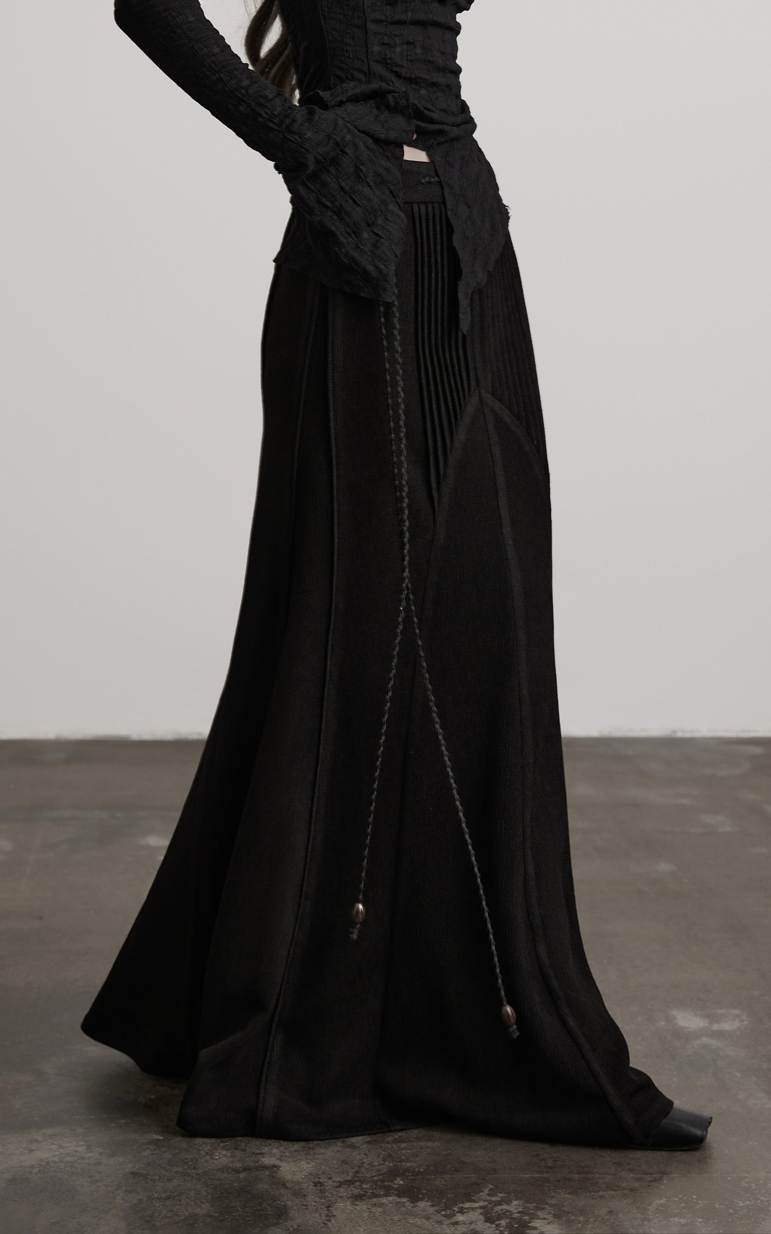 DOINDULGE Asymmetrical Pleated Long Skirt