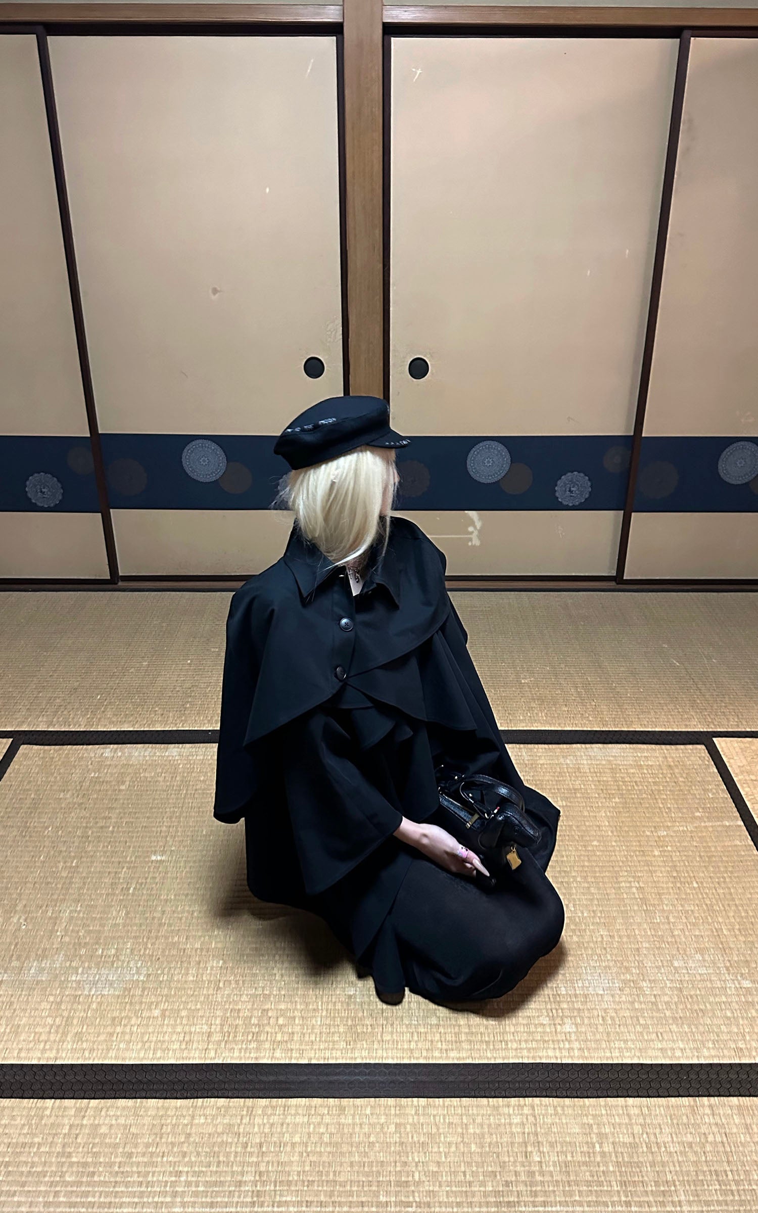 Rase le sol 레이어드 케이프 자켓과 피쉬테일 스트랩리스 드레스 세트