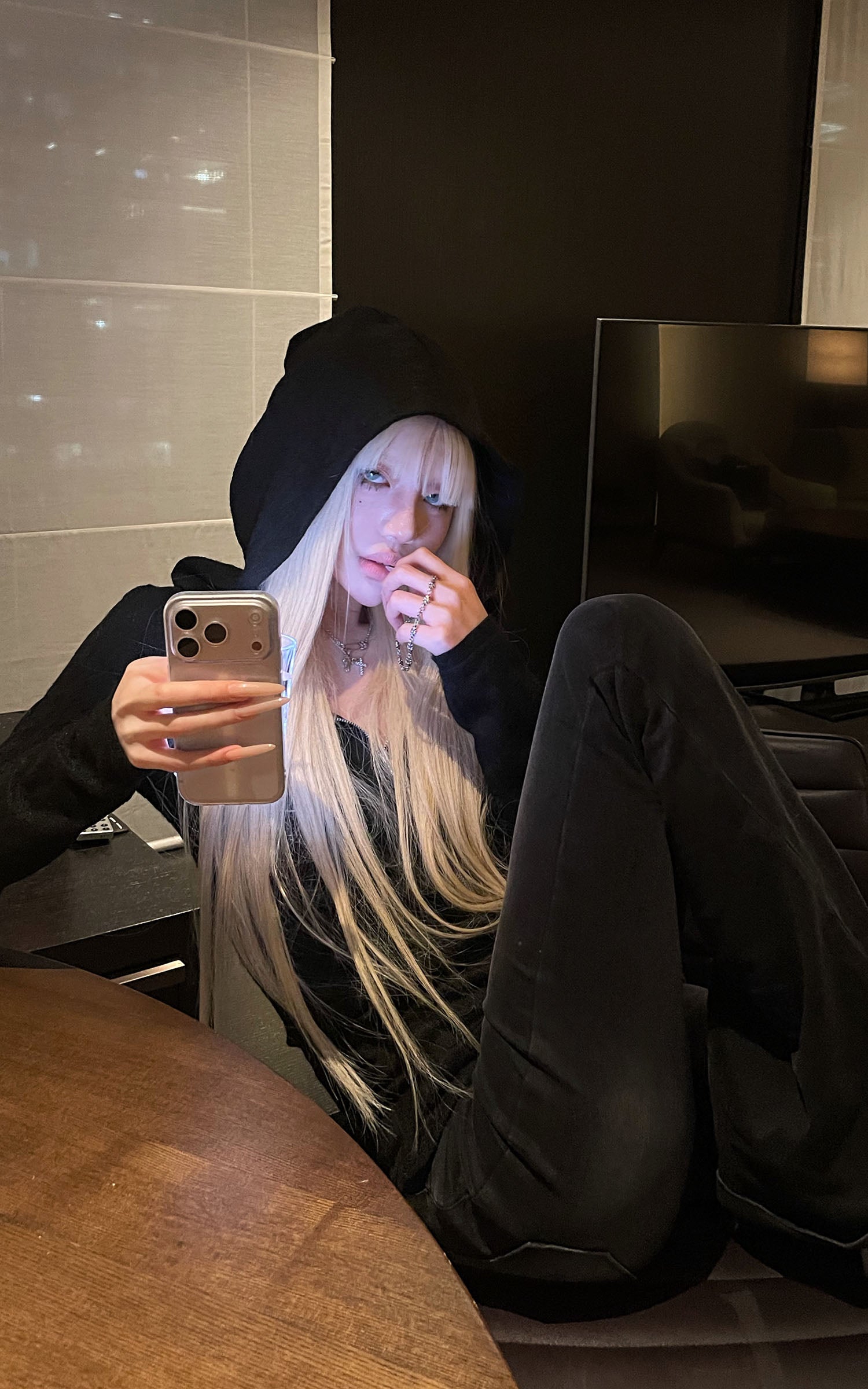 Rase le sol 미니멀리스트 핏 니트 후드 자켓