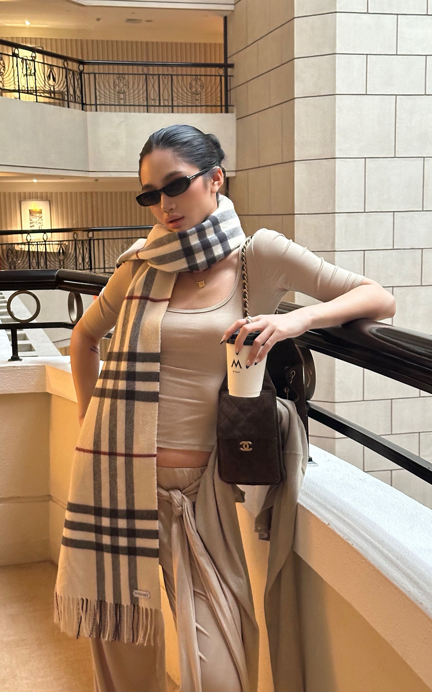 ROVENTE スクープネックフィットTシャツ