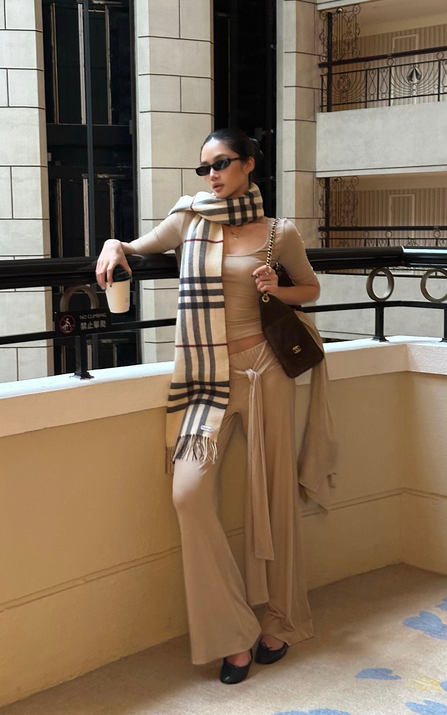 ROVENTE スクープネックフィットTシャツ