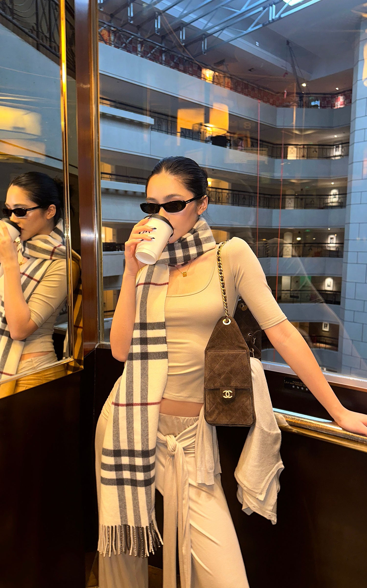 ROVENTE スクープネックフィットTシャツ