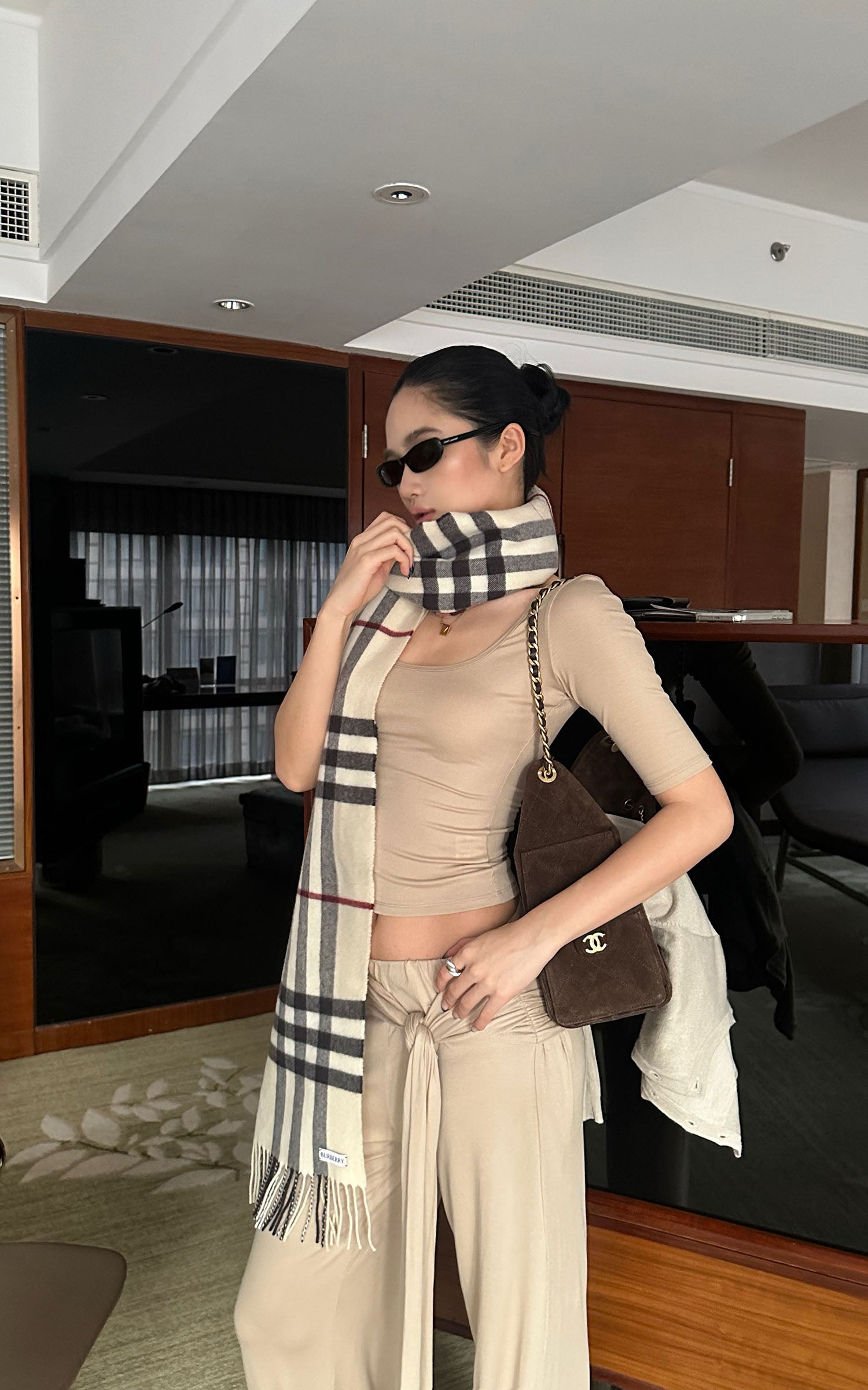 ROVENTE スクープネックフィットTシャツ