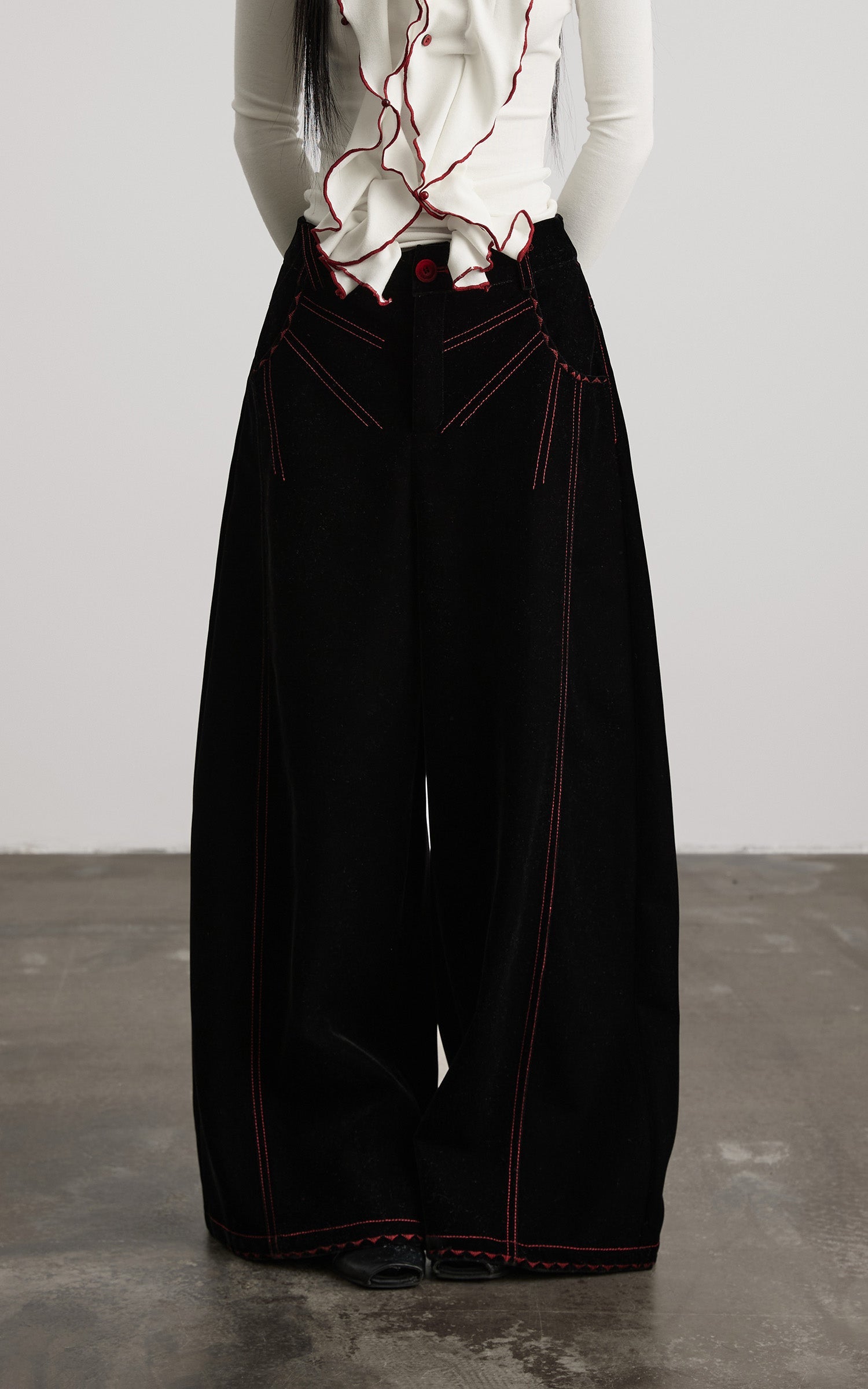 DOINDULGE Contrast-Stitch Wide-Leg Trousers