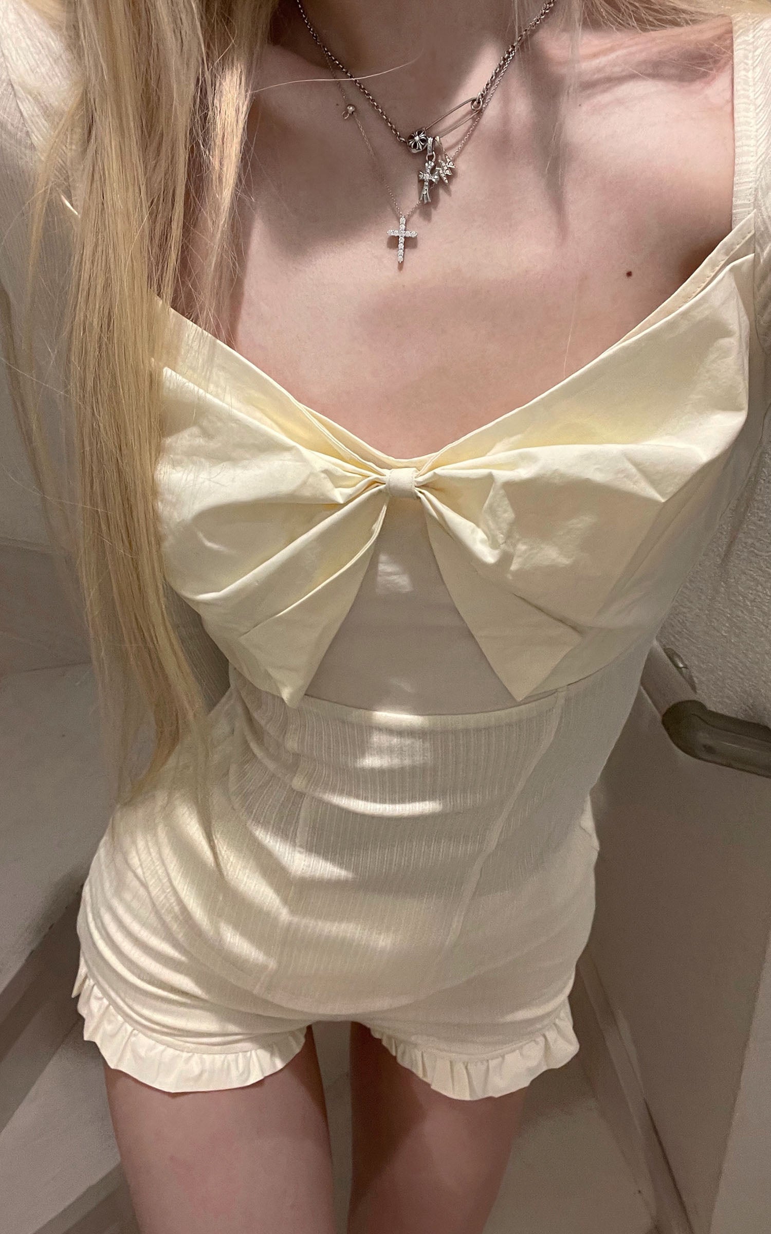 Rase le sol 골지 니트 긴팔 탑과 구조적인 리본, 러플 헴 쇼츠 세트