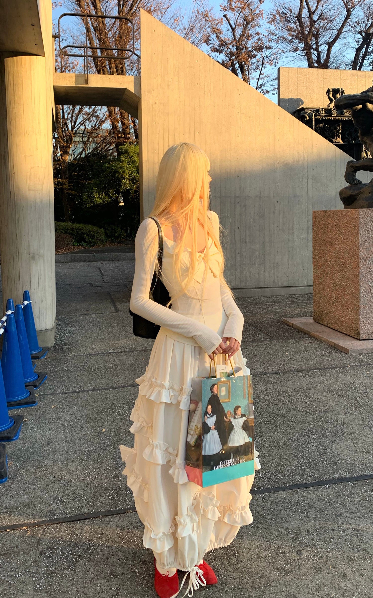 Rase le sol 골지 니트 긴팔 탑과 구조적인 리본, 러플 헴 쇼츠 세트