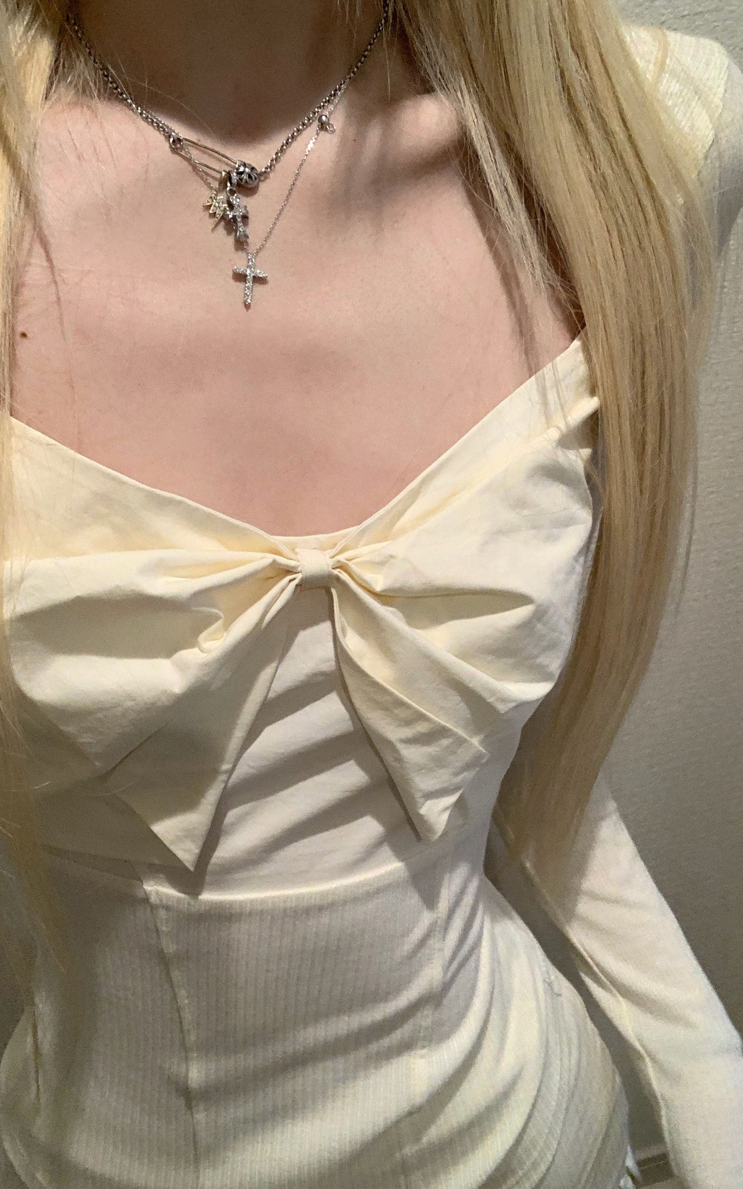 Rase le sol 골지 니트 긴팔 탑과 구조적인 리본, 러플 헴 쇼츠 세트