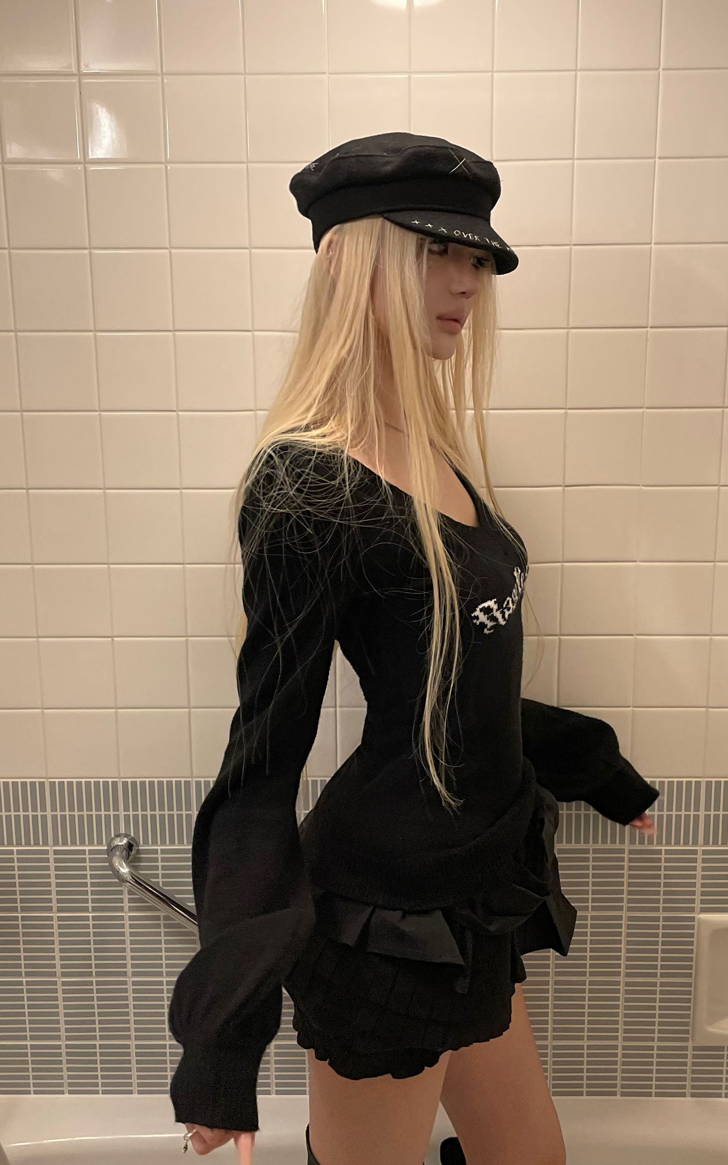 Rase le sol フレアスリーブ付きコンツアードニットトップ