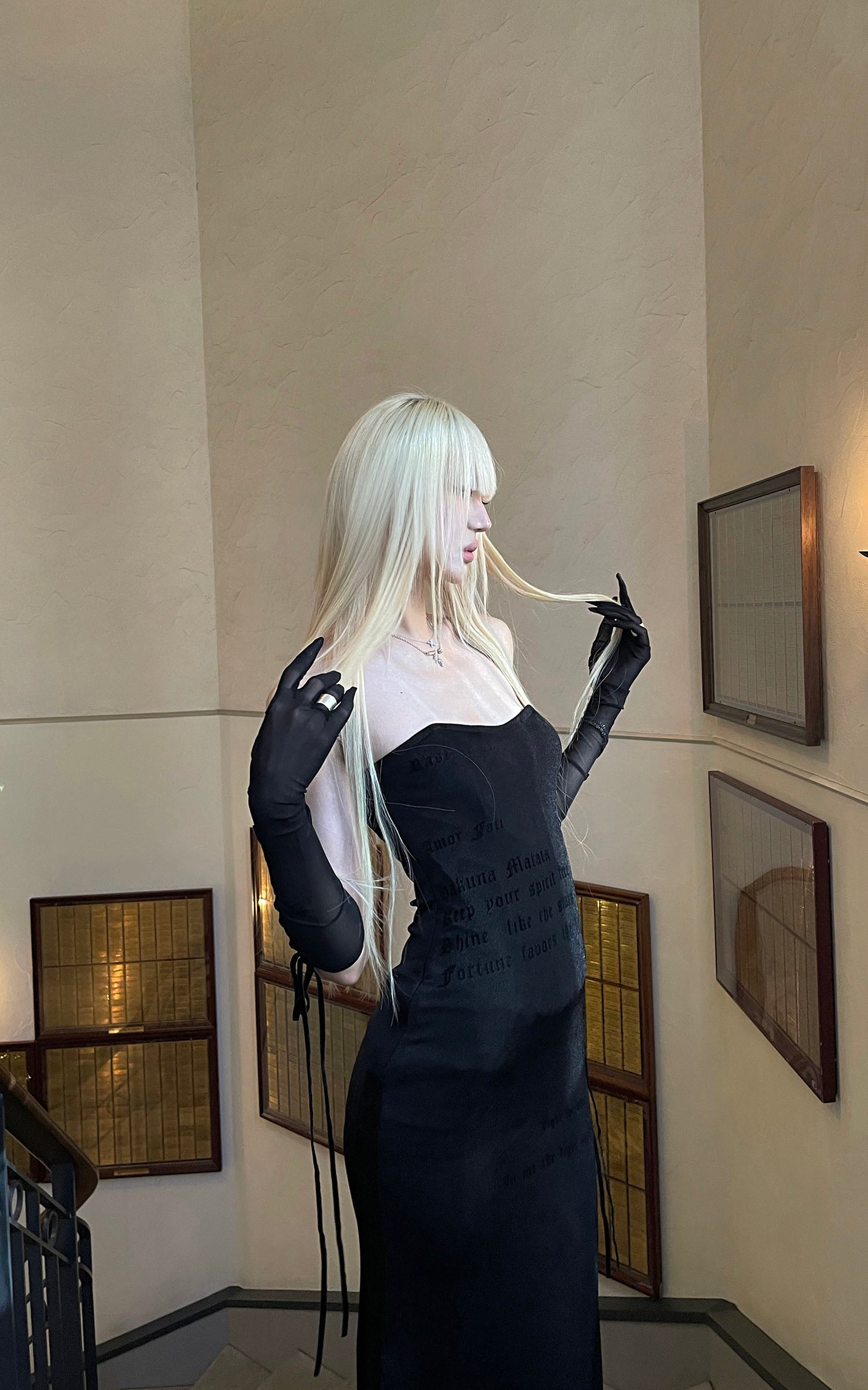 Rase le sol 디컨스트럭티드 케이프 재킷 &amp; 컨투어 피쉬테일 맥시 드레스 세트