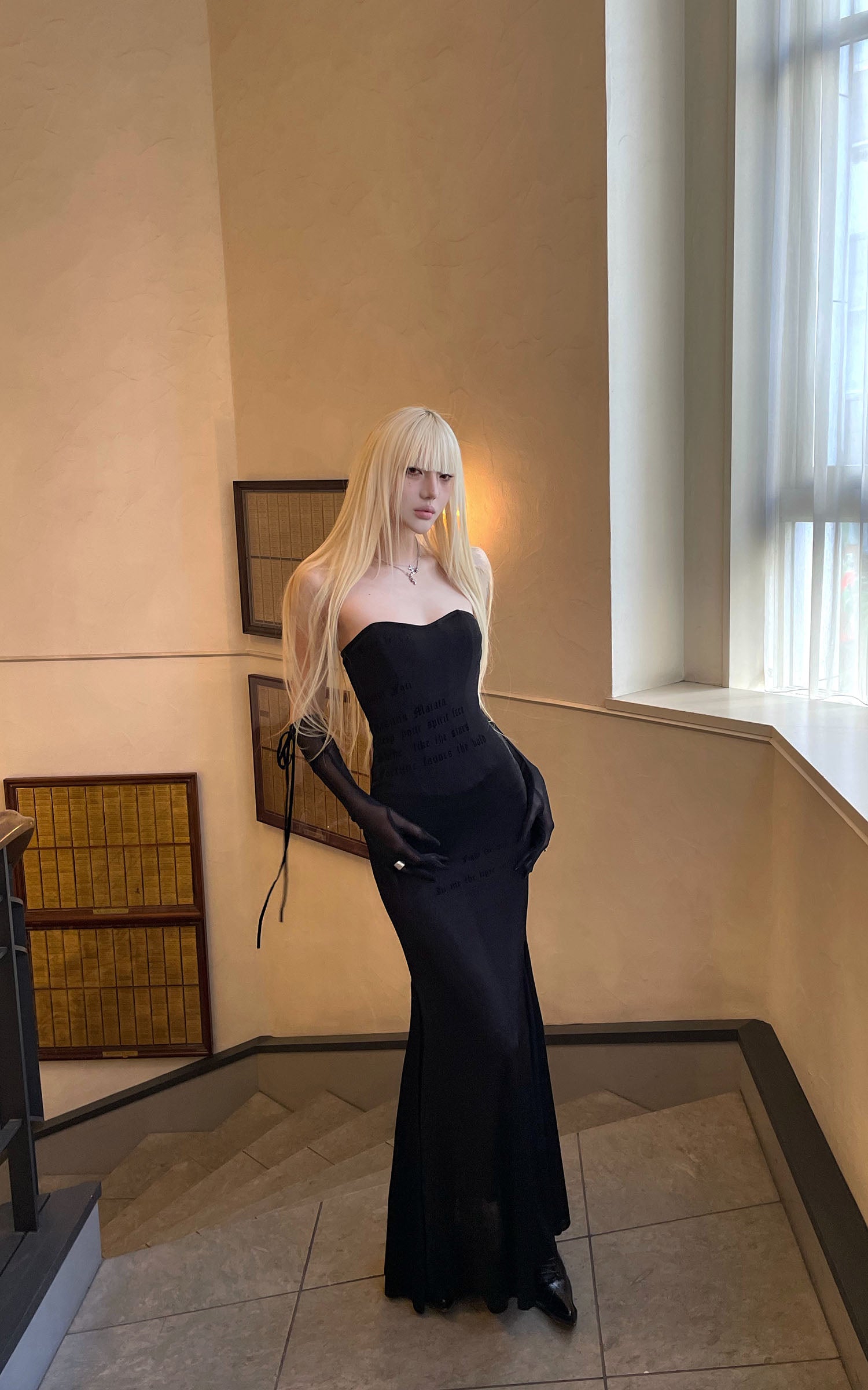 Rase le sol 디컨스트럭티드 케이프 재킷 &amp; 컨투어 피쉬테일 맥시 드레스 세트