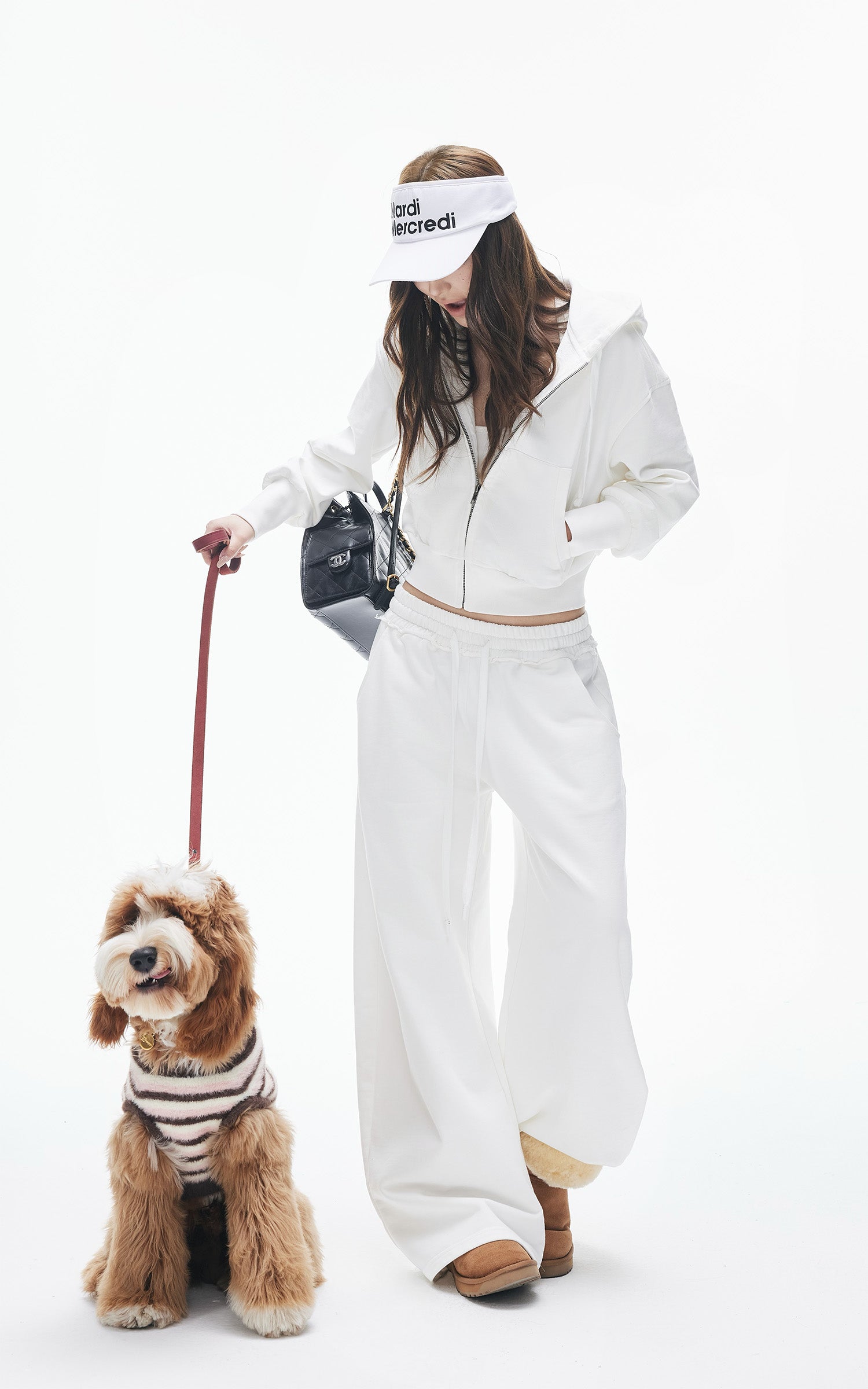 IAMXIAA クロップドジップフーディー＆リラックススウェットパンツセット