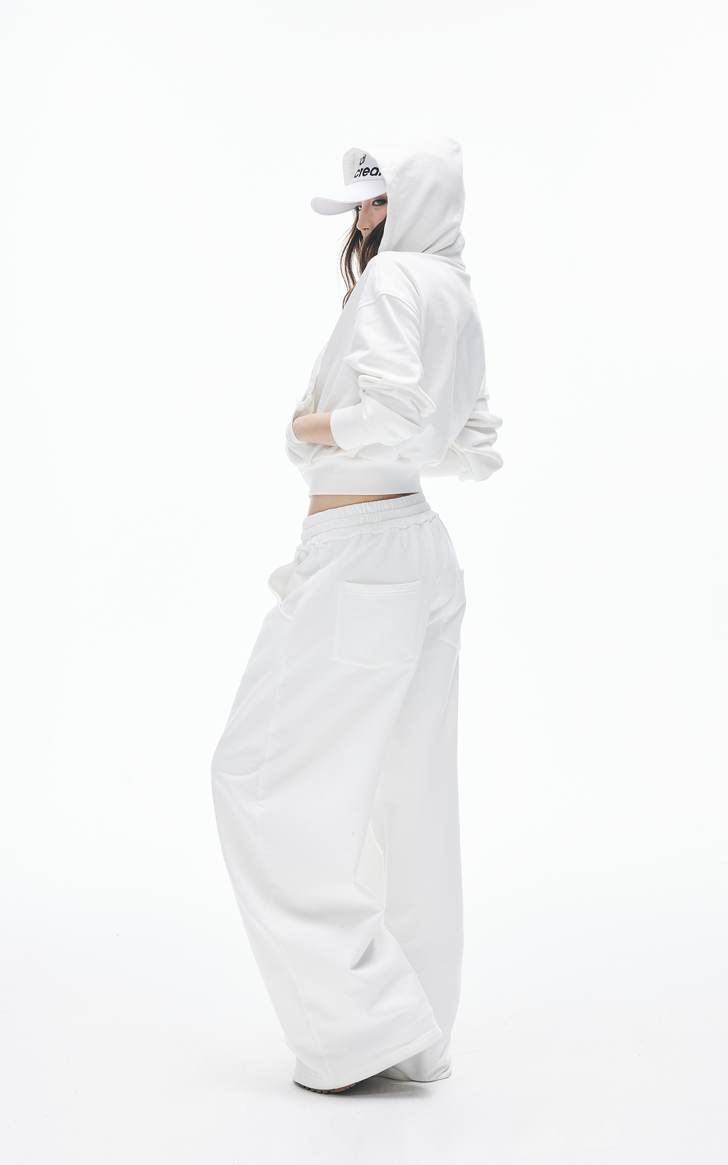 IAMXIAA 크롭 집업 후디 &amp; 릴렉스 스웨트팬츠 세트