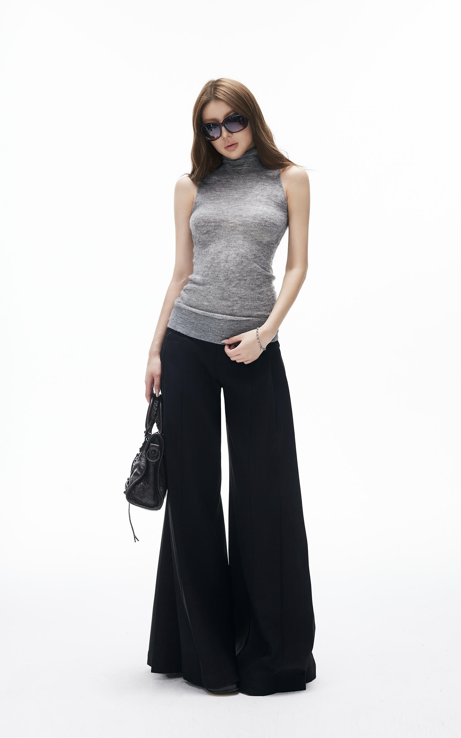 IAMXIAA Fitted Mock Neck Knit Tank