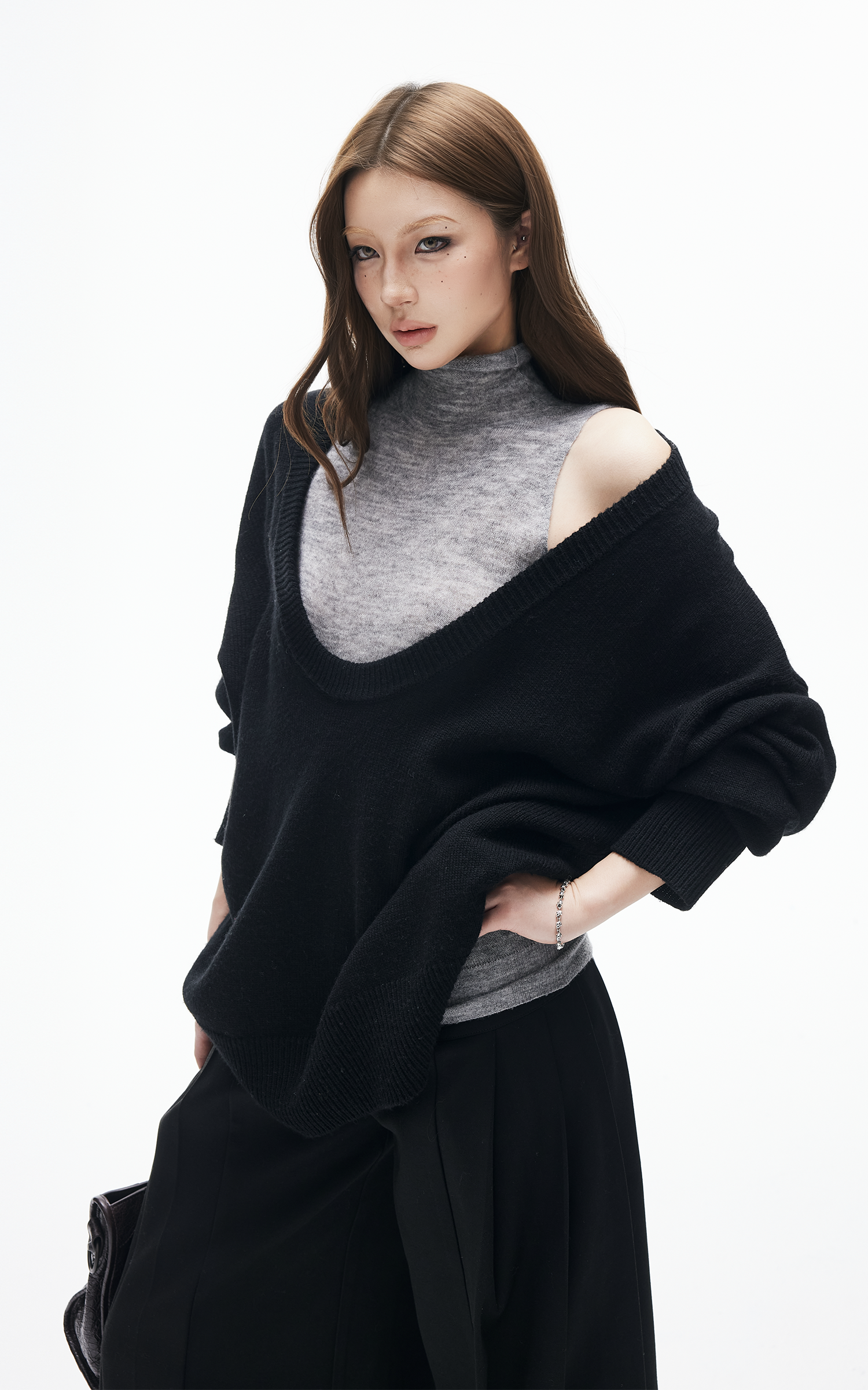 IAMXIAA Fitted Mock Neck Knit Tank