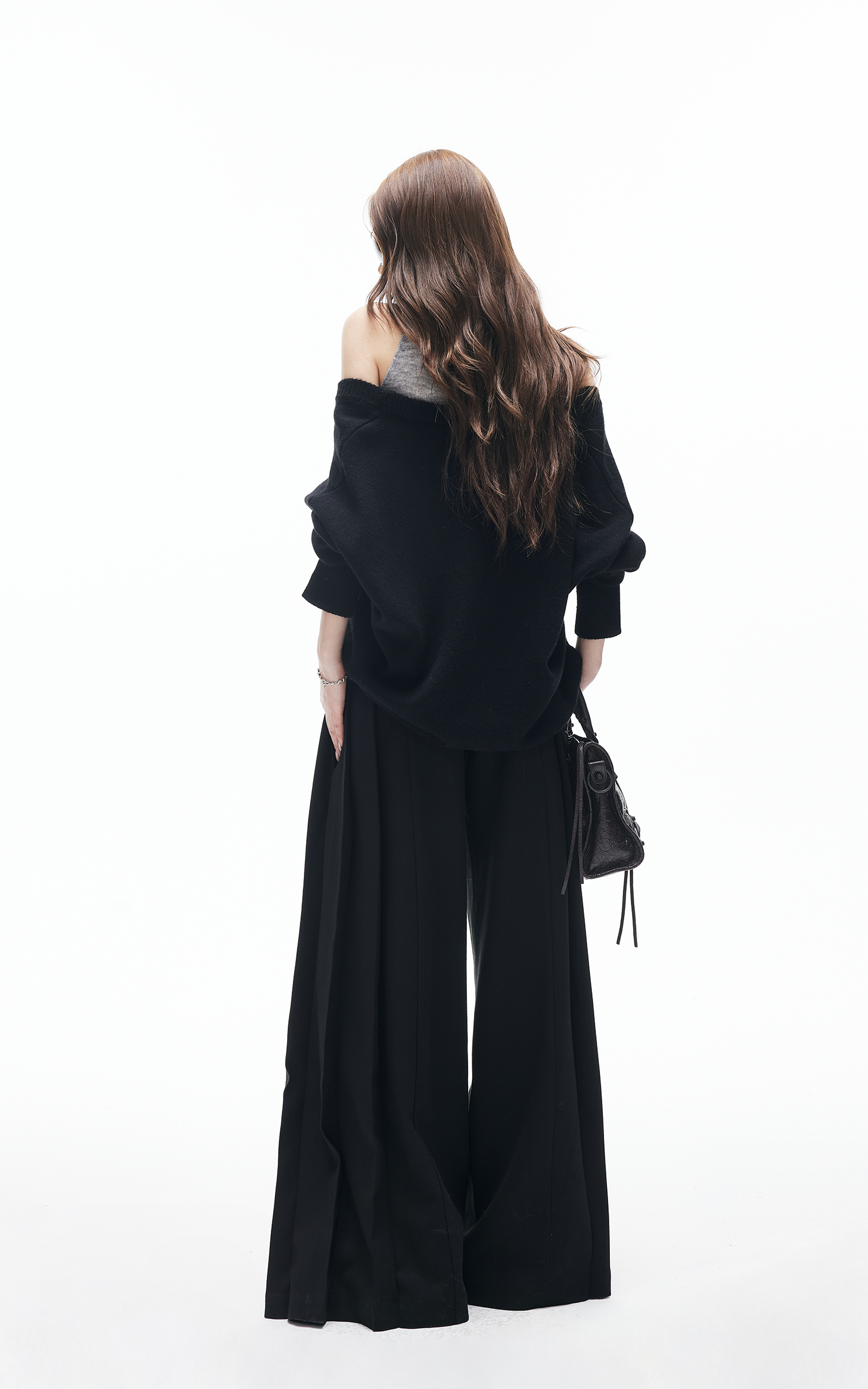 IAMXIAA 브이넥 니트 스웨터 &amp; 하이넥 베스트 레이어드 세트