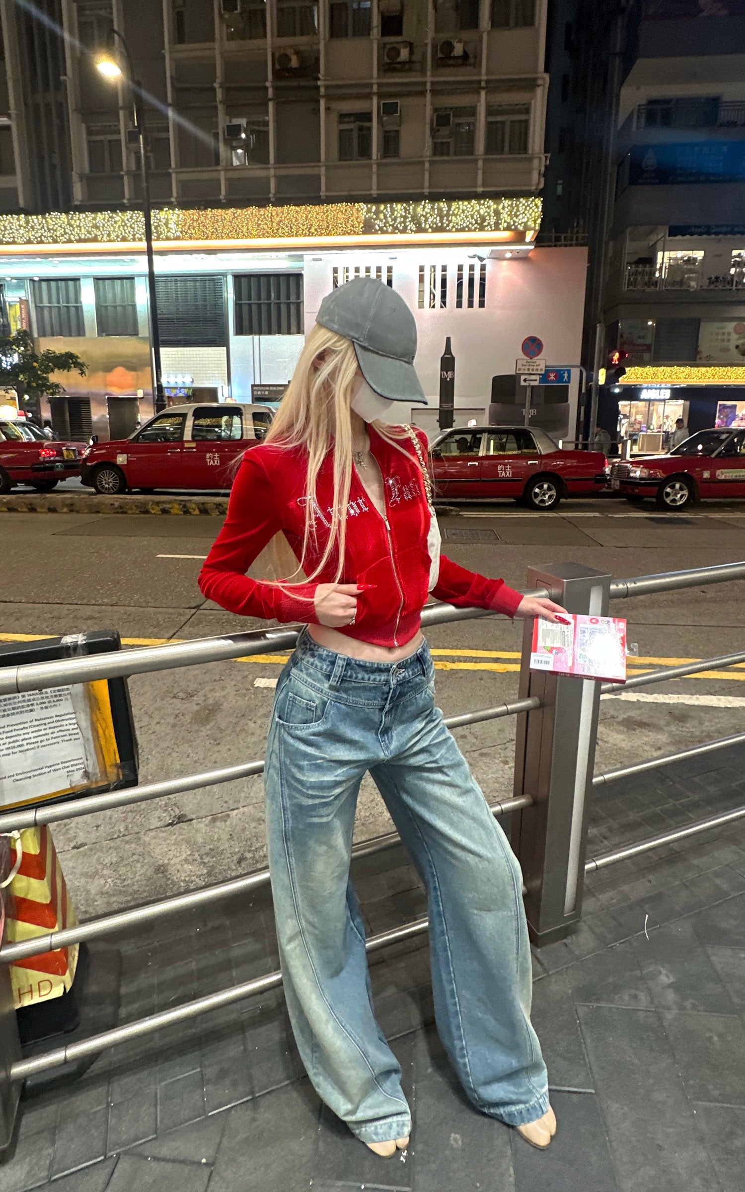 Rase le sol 벨벳 지퍼업 자켓, 라인스톤 고딕 레터링