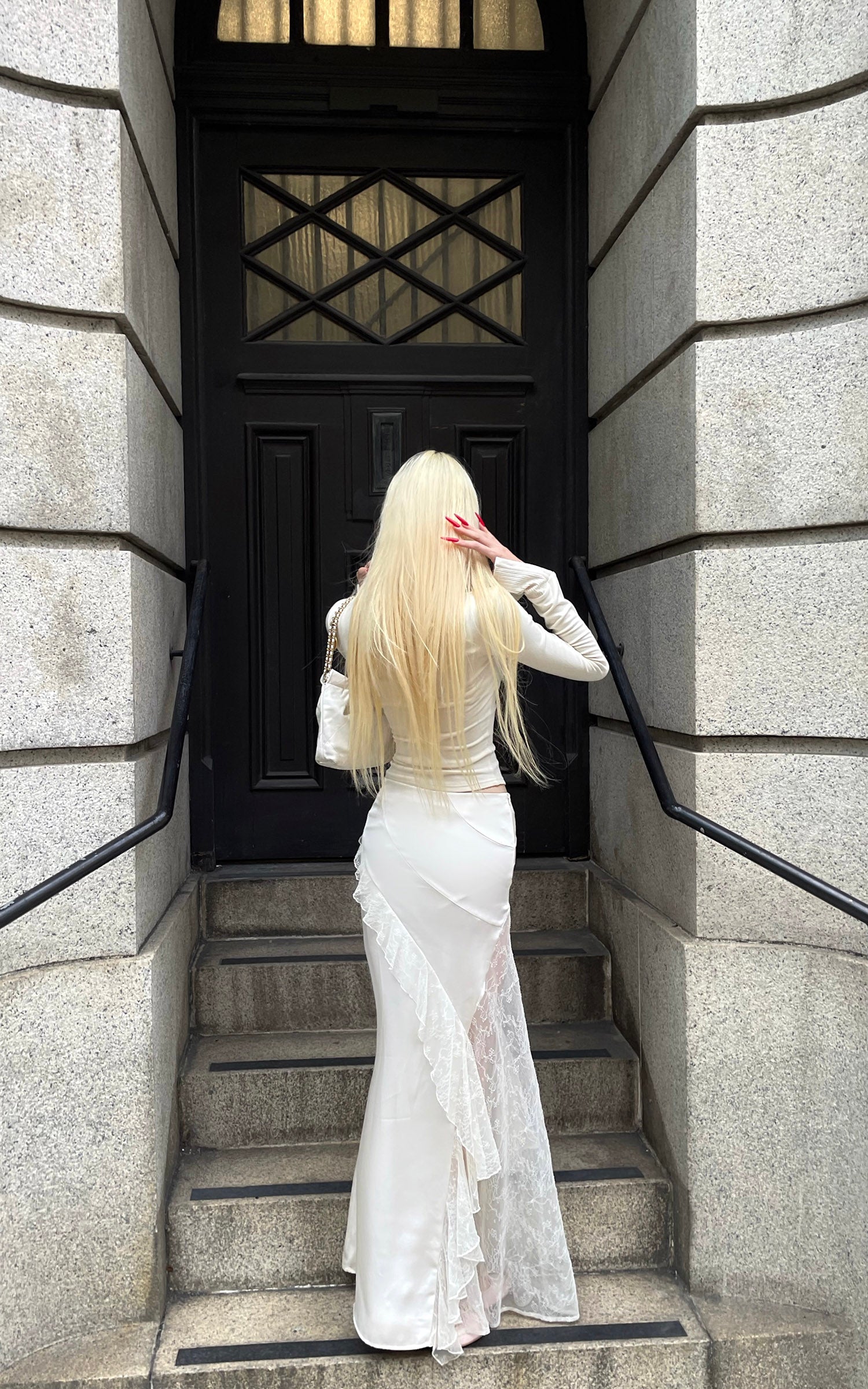 Rase Le Sol 니트 가디건 &amp; 캐미 탑 투피스 세트와 비대칭 레이스 미디 스커트