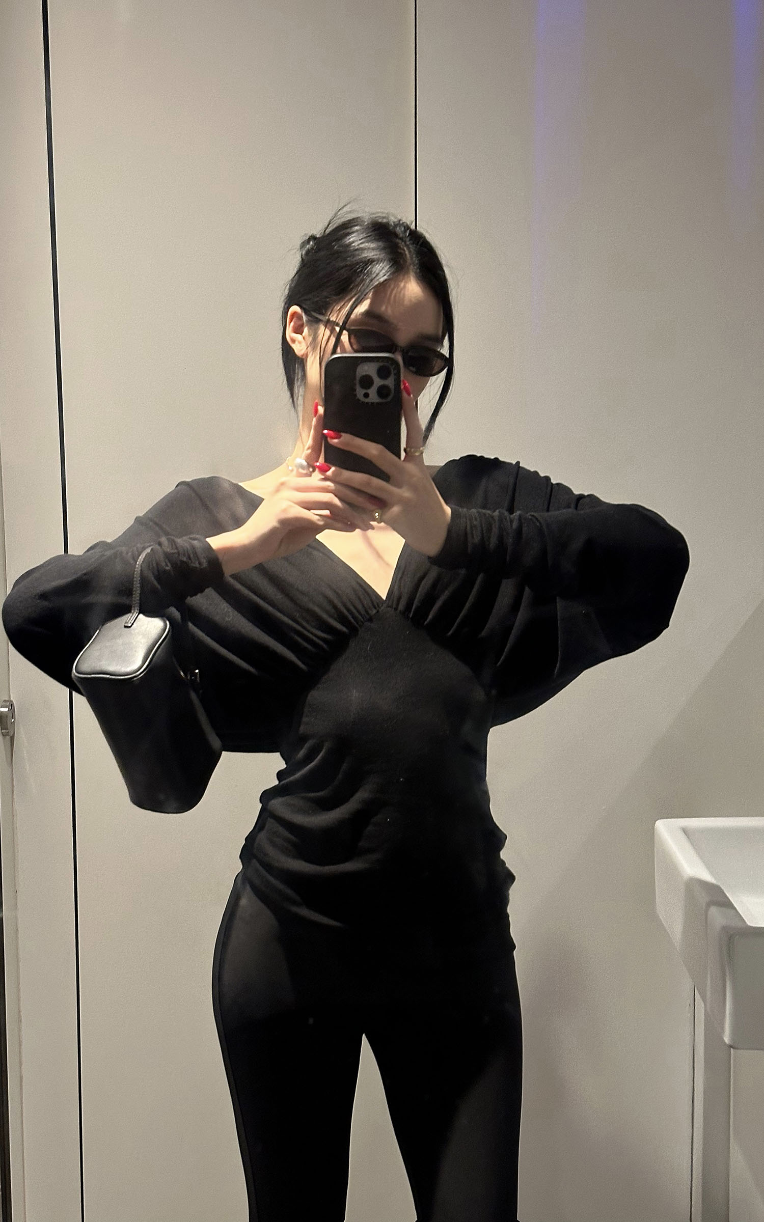 ROVENTE 딥 V 드레이프 긴팔 티셔츠와 슬림 크롭 팬츠 세트