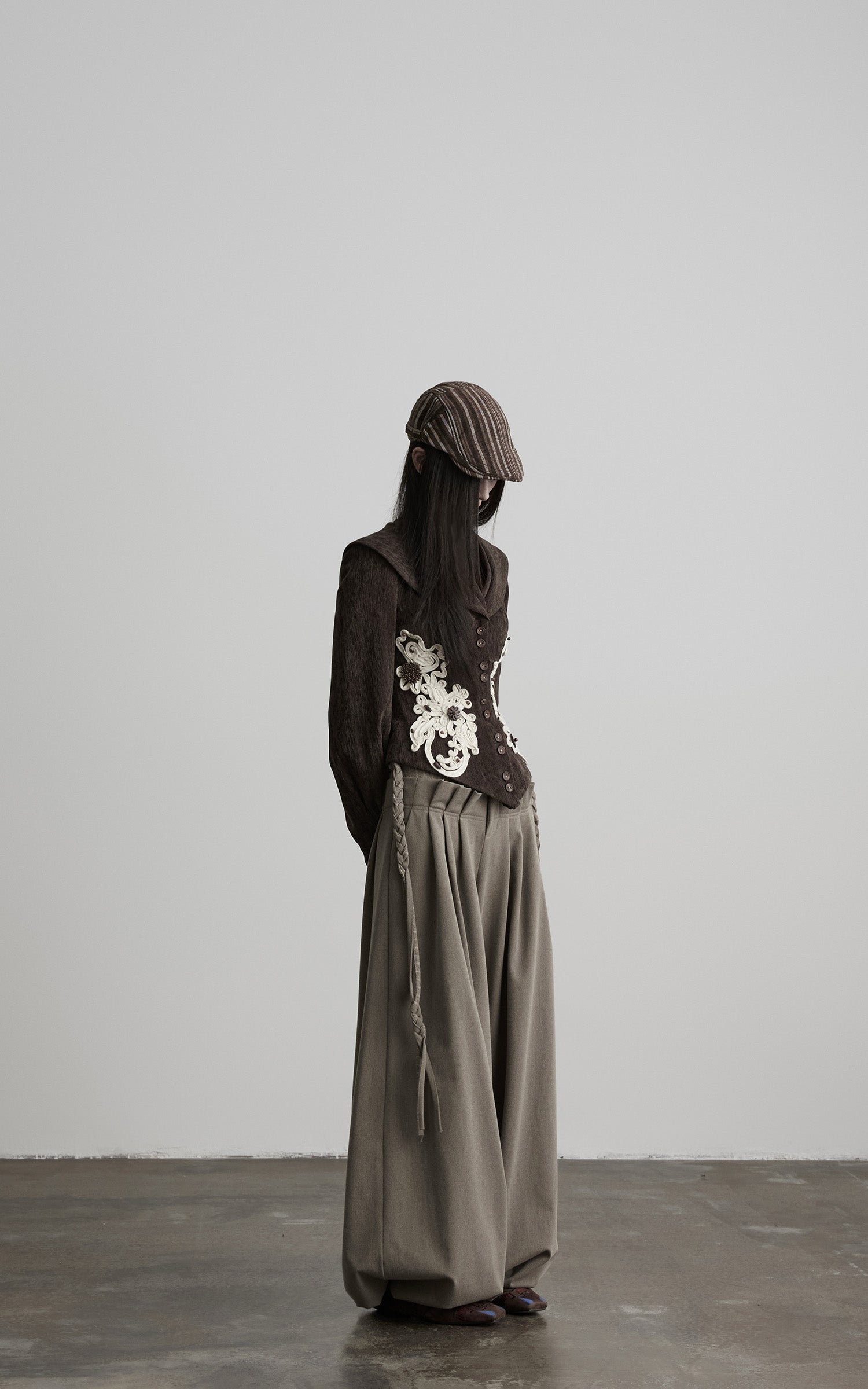 DOINDULGE Sculpted Collar Embroidered Fitted Jacket