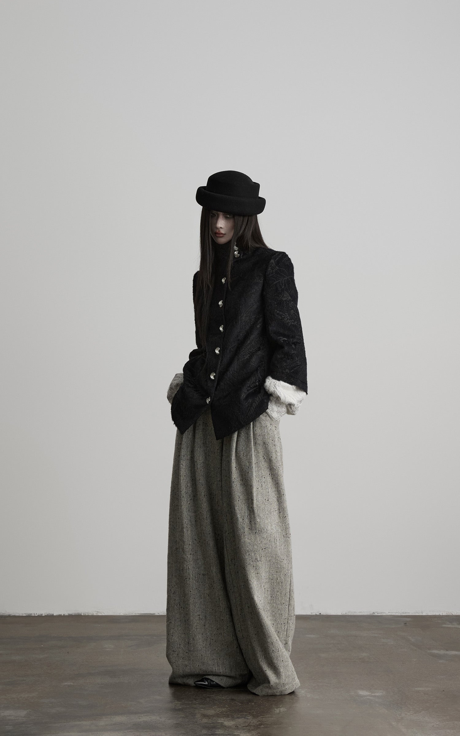 DOINDULGE Pleated Wide-Leg Trousers