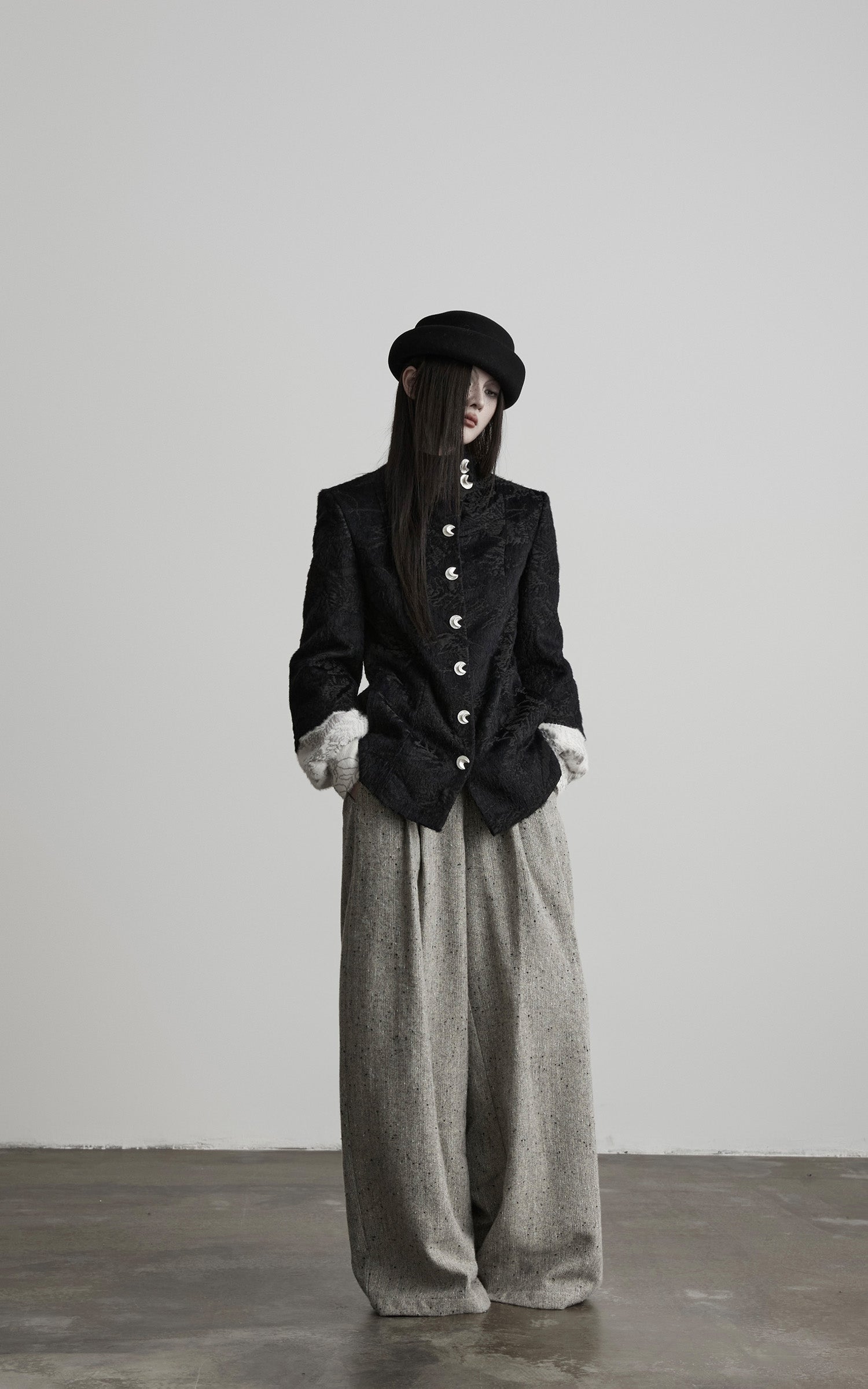 DOINDULGE Pleated Wide-Leg Trousers