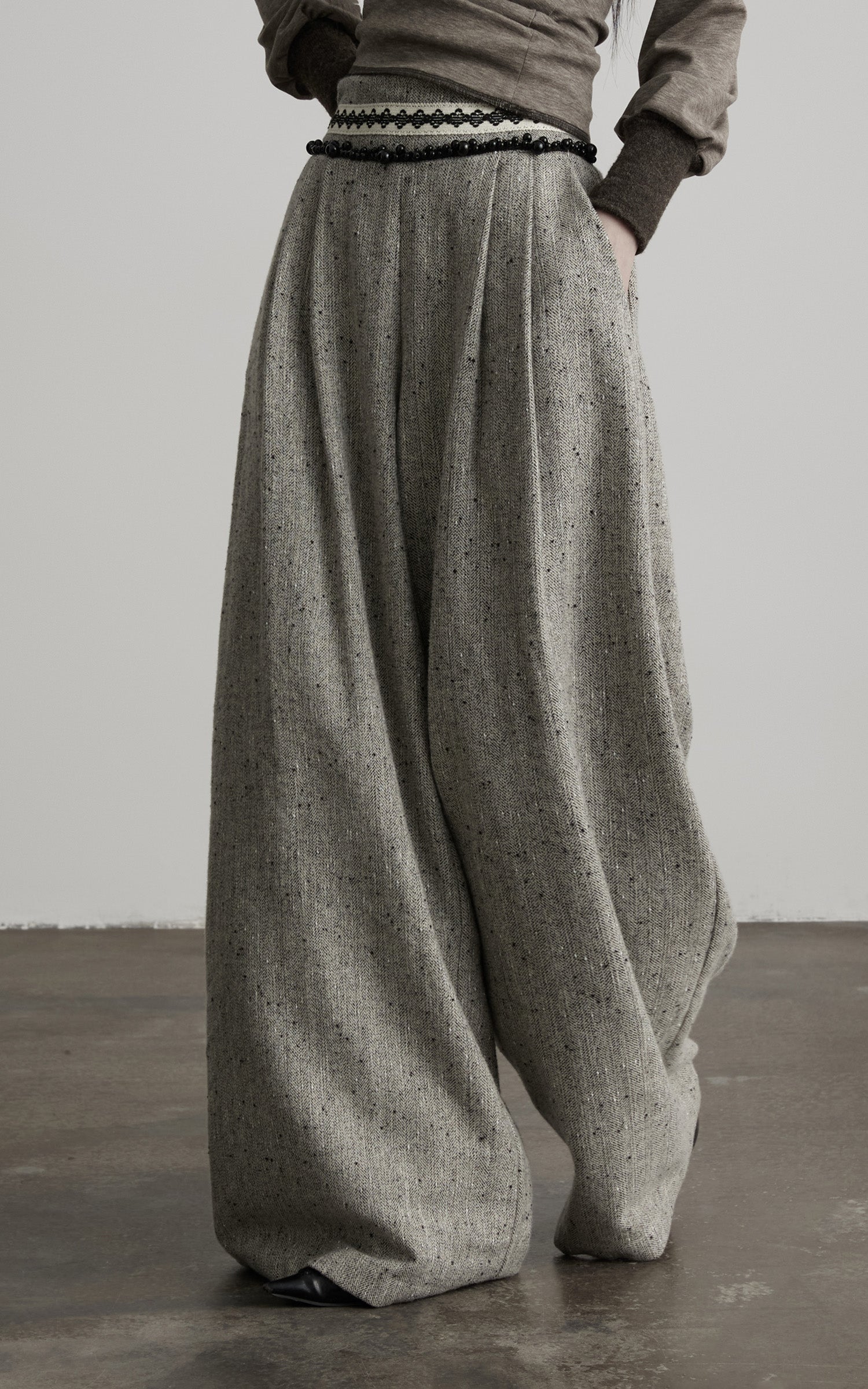 DOINDULGE Pleated Wide-Leg Trousers
