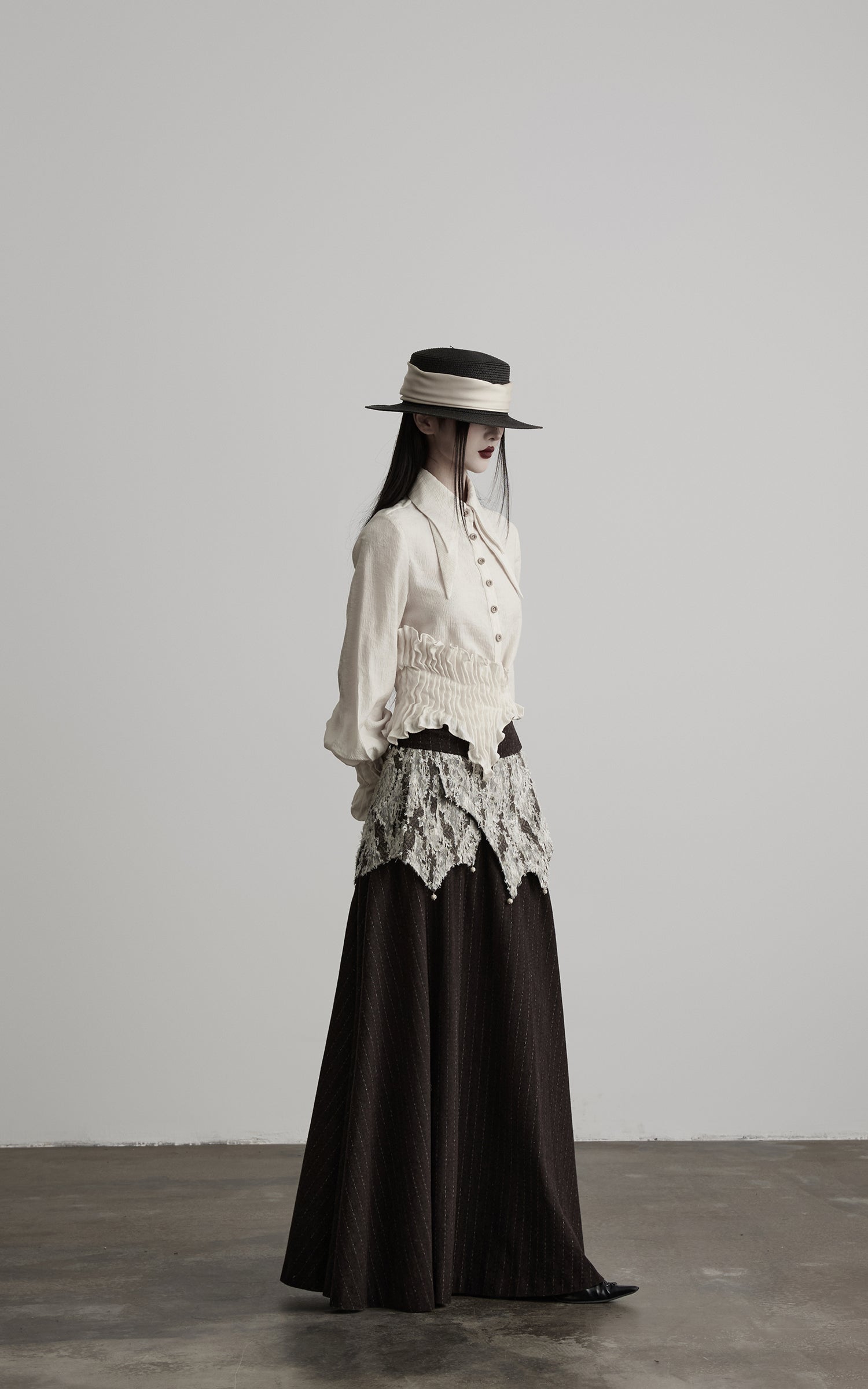 DOINDULGE Pointed-Collar Ruched Waist Structured Shirt