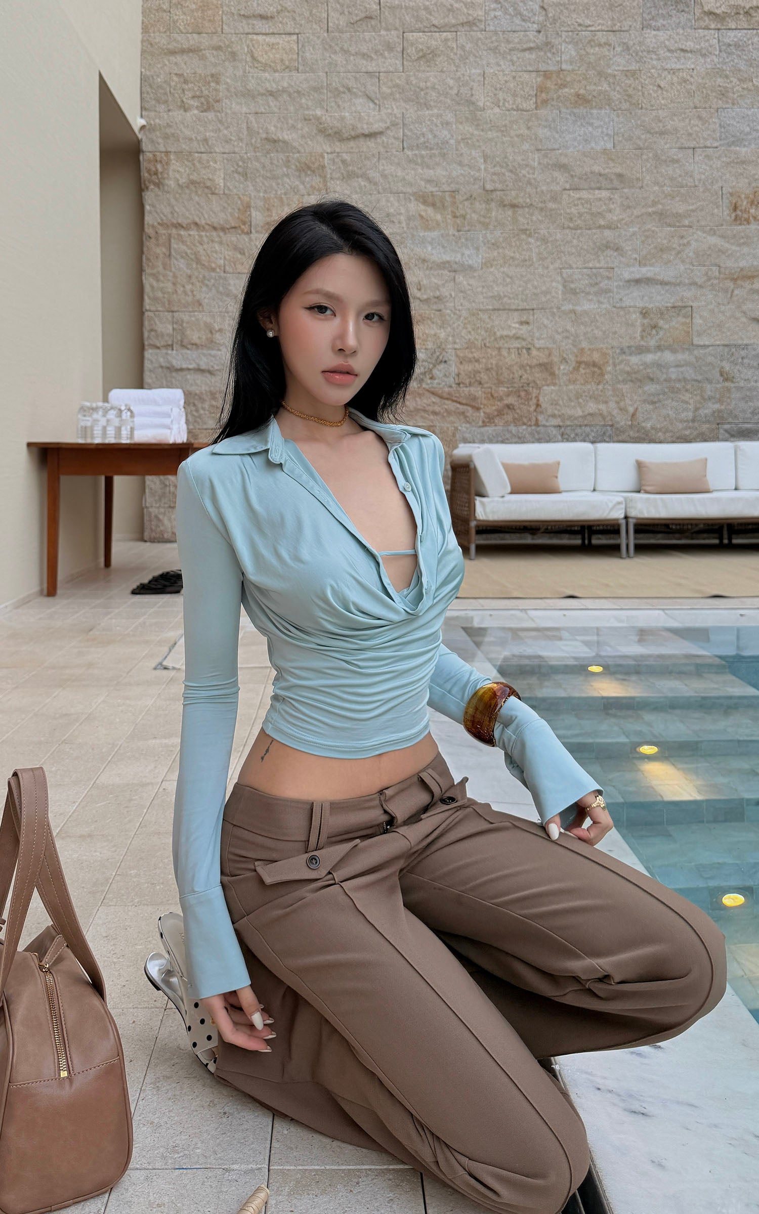 Hydrae ローライズフレアパンツ スリムフィットブーツカットトラウザー ポケットディテール付き