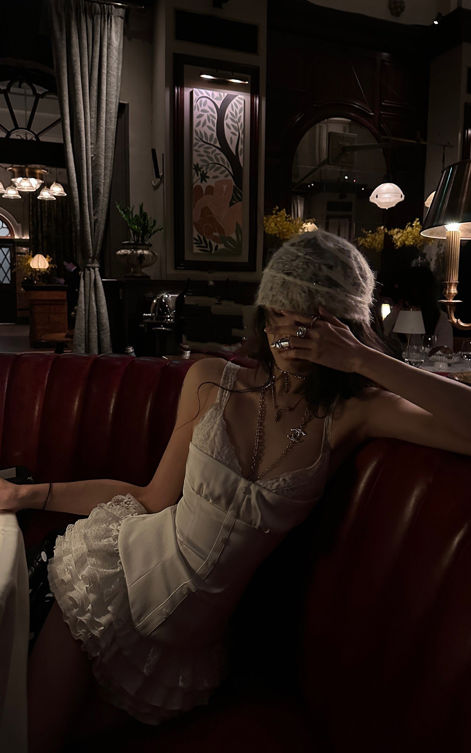 WARDEN EDGE 레이스 트림 캐미 탑 &amp; 레이어드 러플 미니 스커트 세트