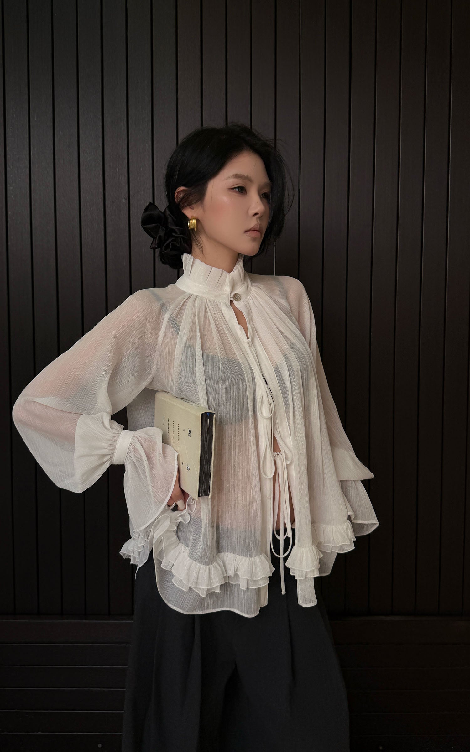 Hydrae シアーラッフルブラウス タイフロント フローニーシフォントップ ロマンティック 軽量 レイヤリングシャツ