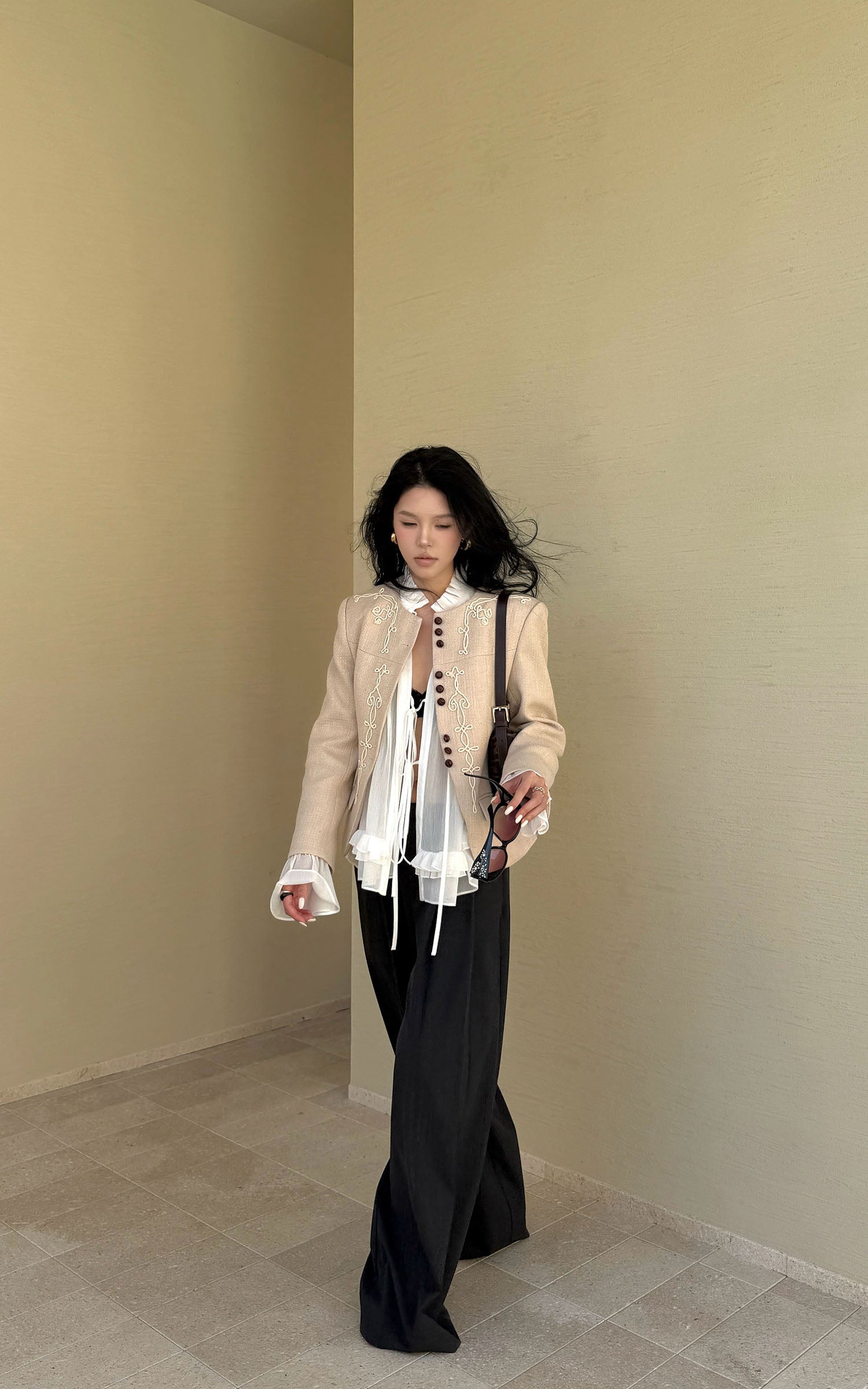 Hydrae Embroidered Fitted Blazer Structured Waist Cropped Jacket Vintage Inspired Tailored Top