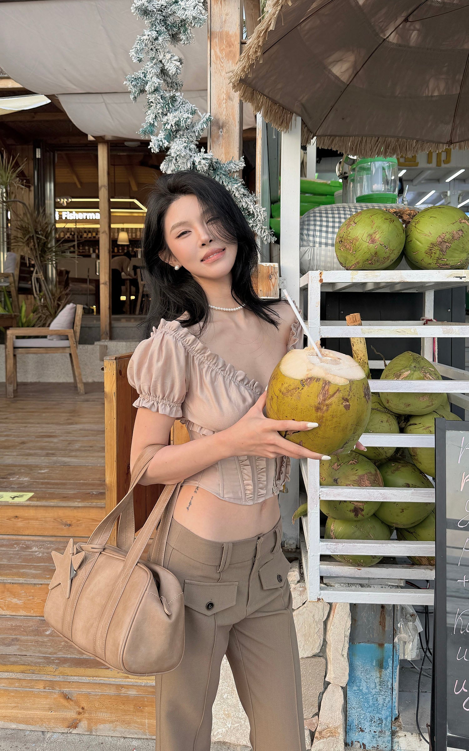 Hydrae ローライズフレアパンツ スリムフィットブーツカットトラウザー ポケットディテール付き