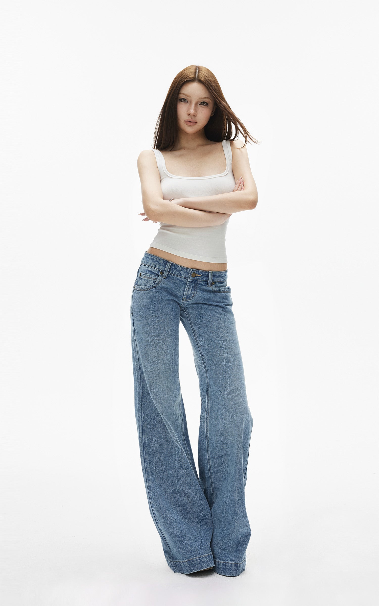 IAMXIAA Low-Rise Clean-Line Flared Denim