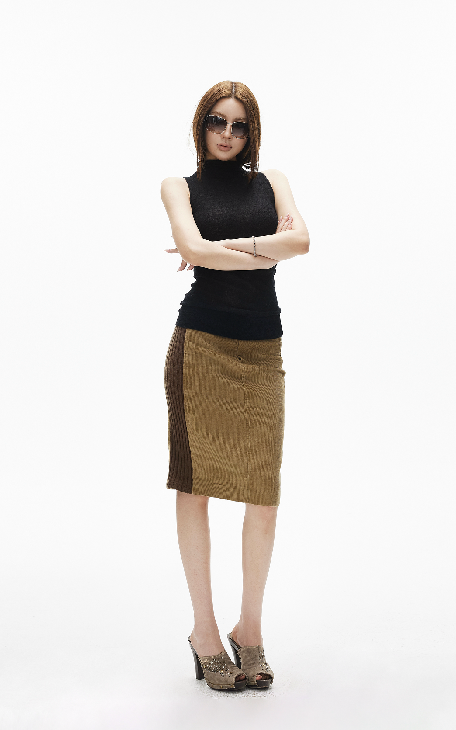 IAMXIAA Ribbed Panel Fitted Midi Skirt
