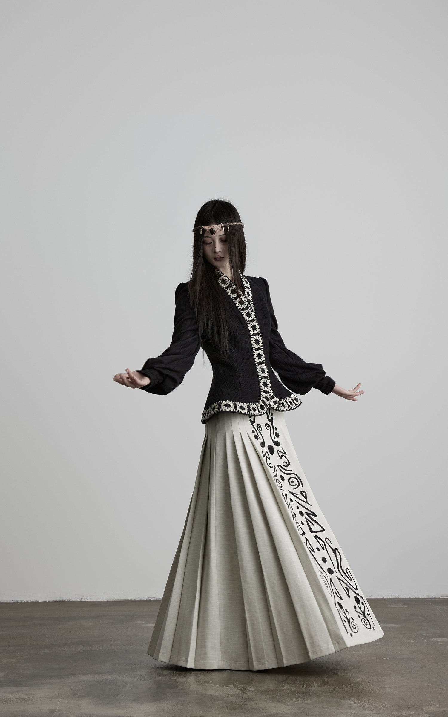 DOINDULGE Embroidered Panel Pleated Maxi Skirt