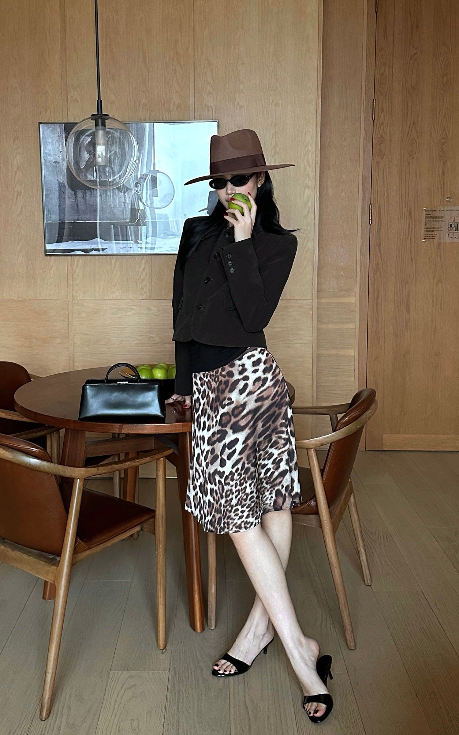 ROVENTE Cropped Single-Breasted Tailored Jacket